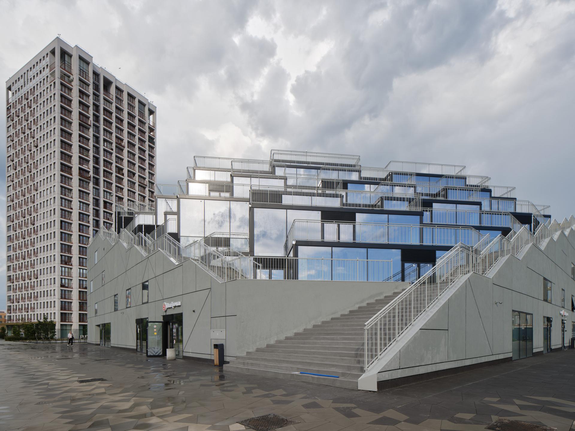 Multifunctional community center based on parking in the "European Riverfront" - image 21