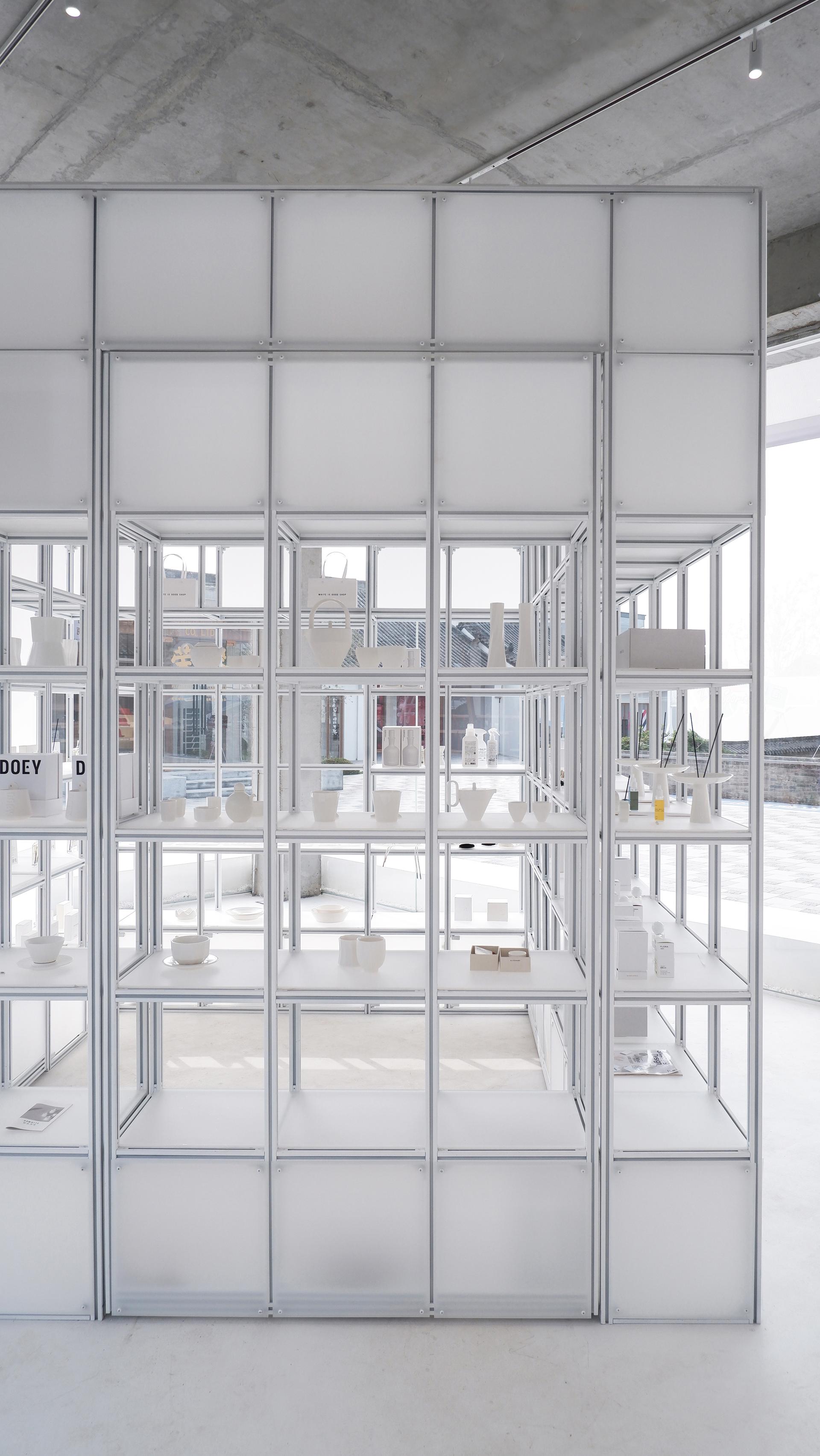 White Is Good Shop in Weipo - image 17
