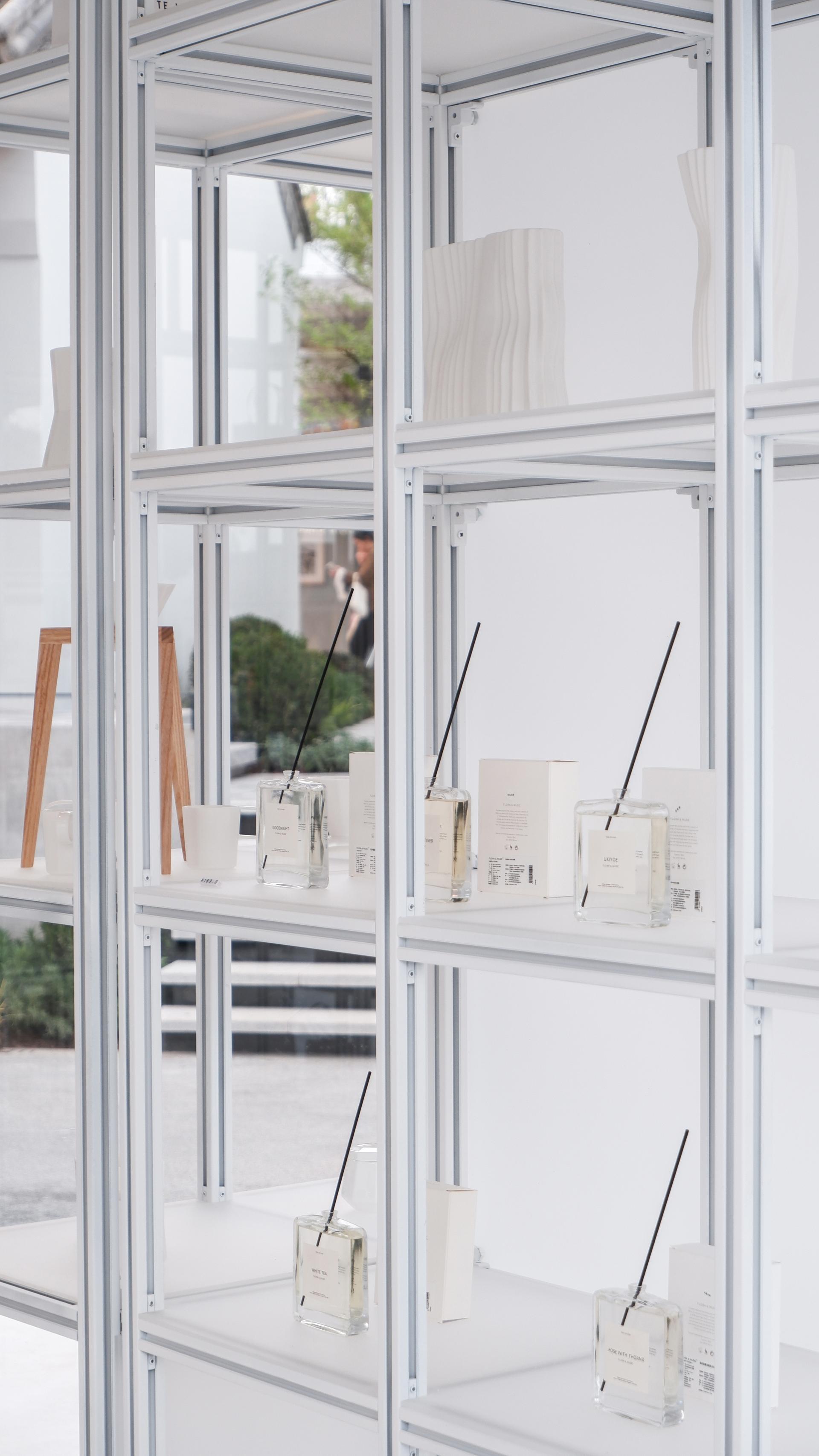 White Is Good Shop in Weipo - image 19