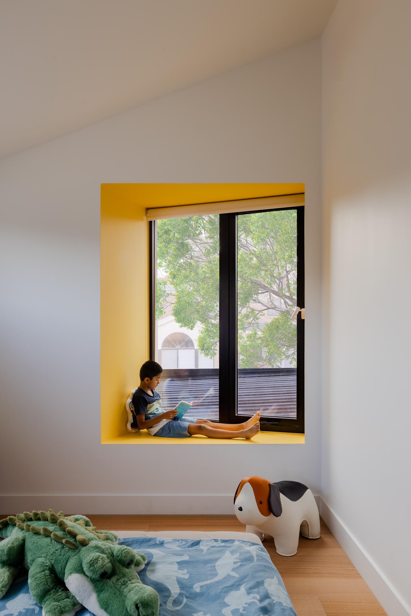 MAHOGANY HOUSE - image 23