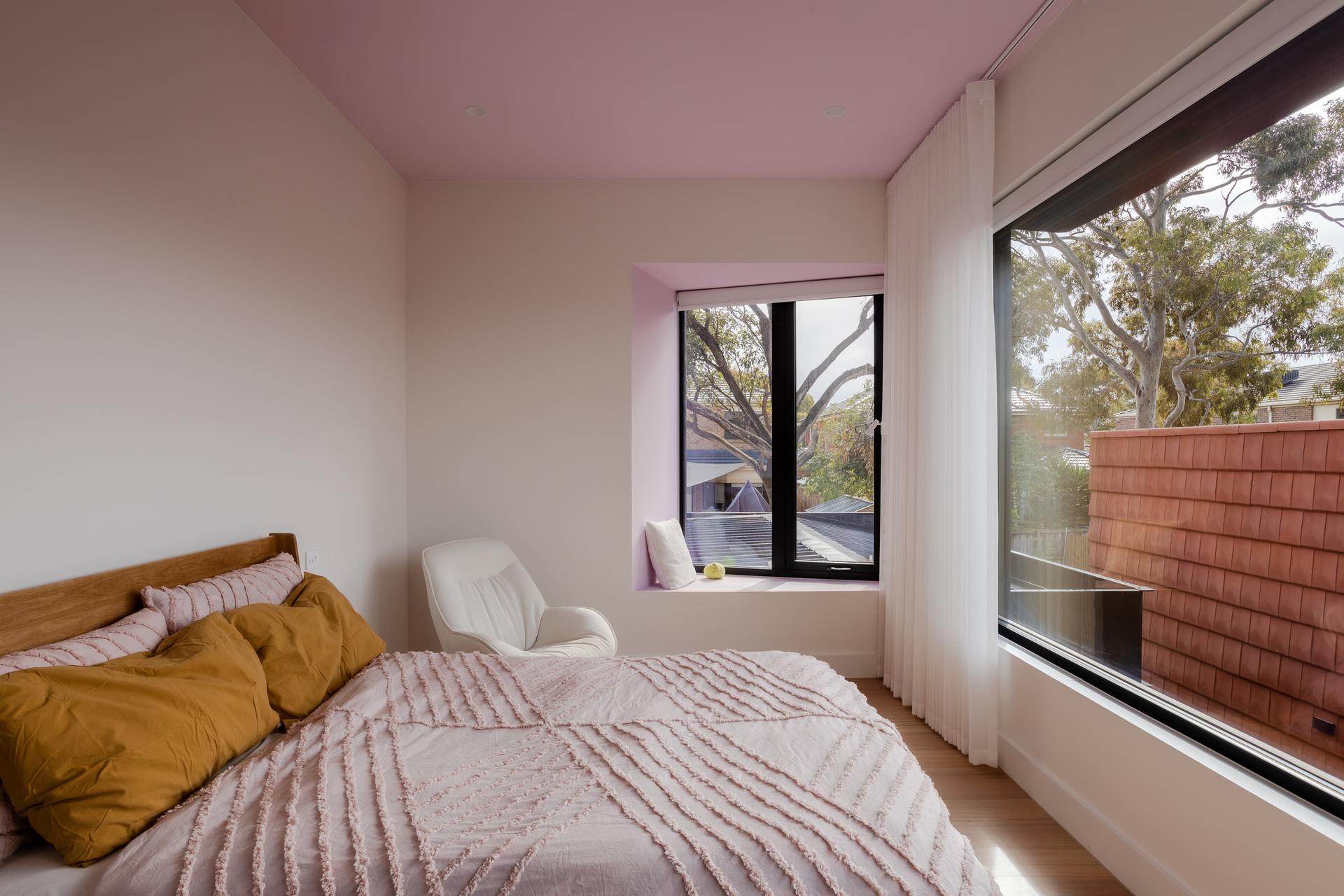 MAHOGANY HOUSE - image 13