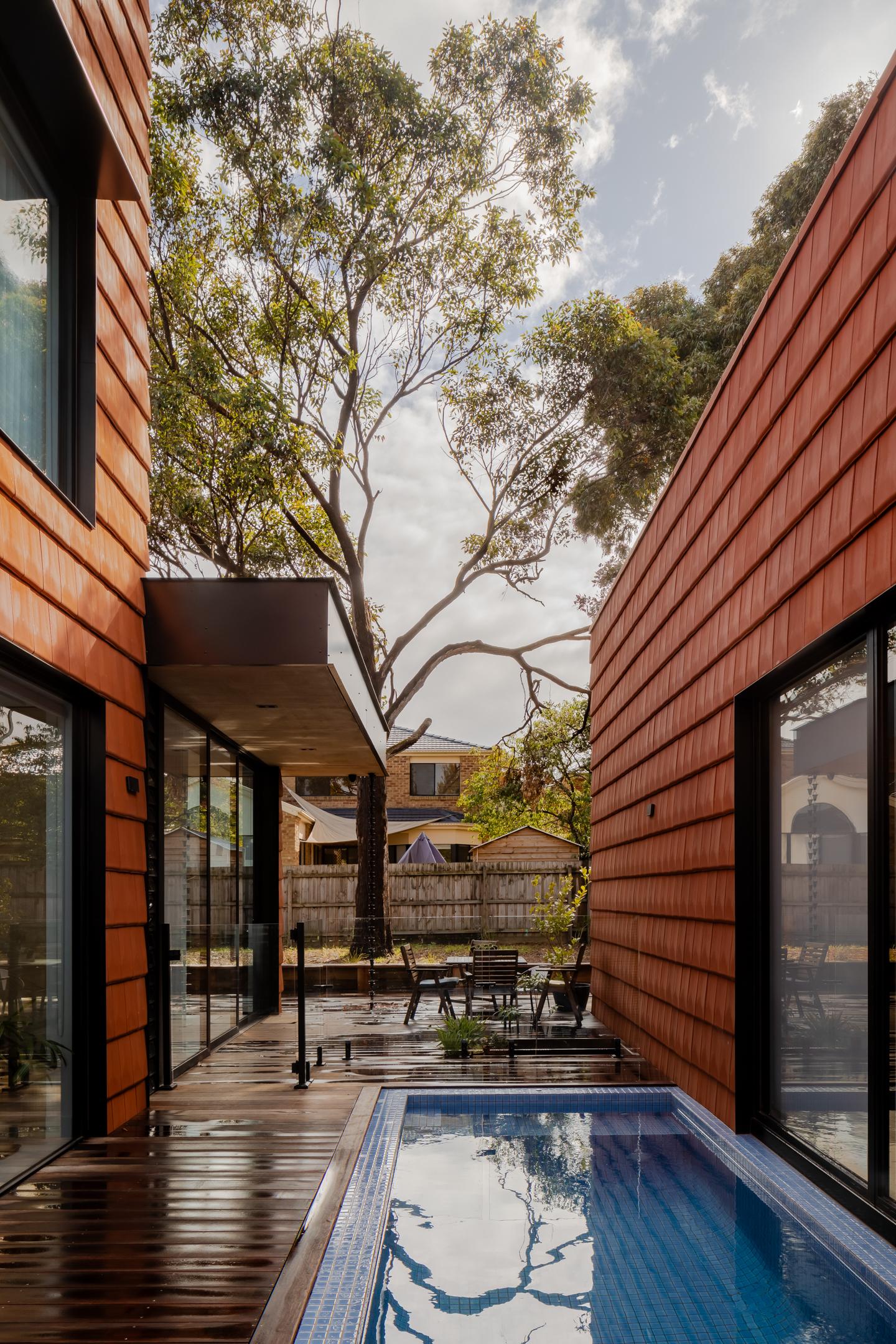 MAHOGANY HOUSE - image 5