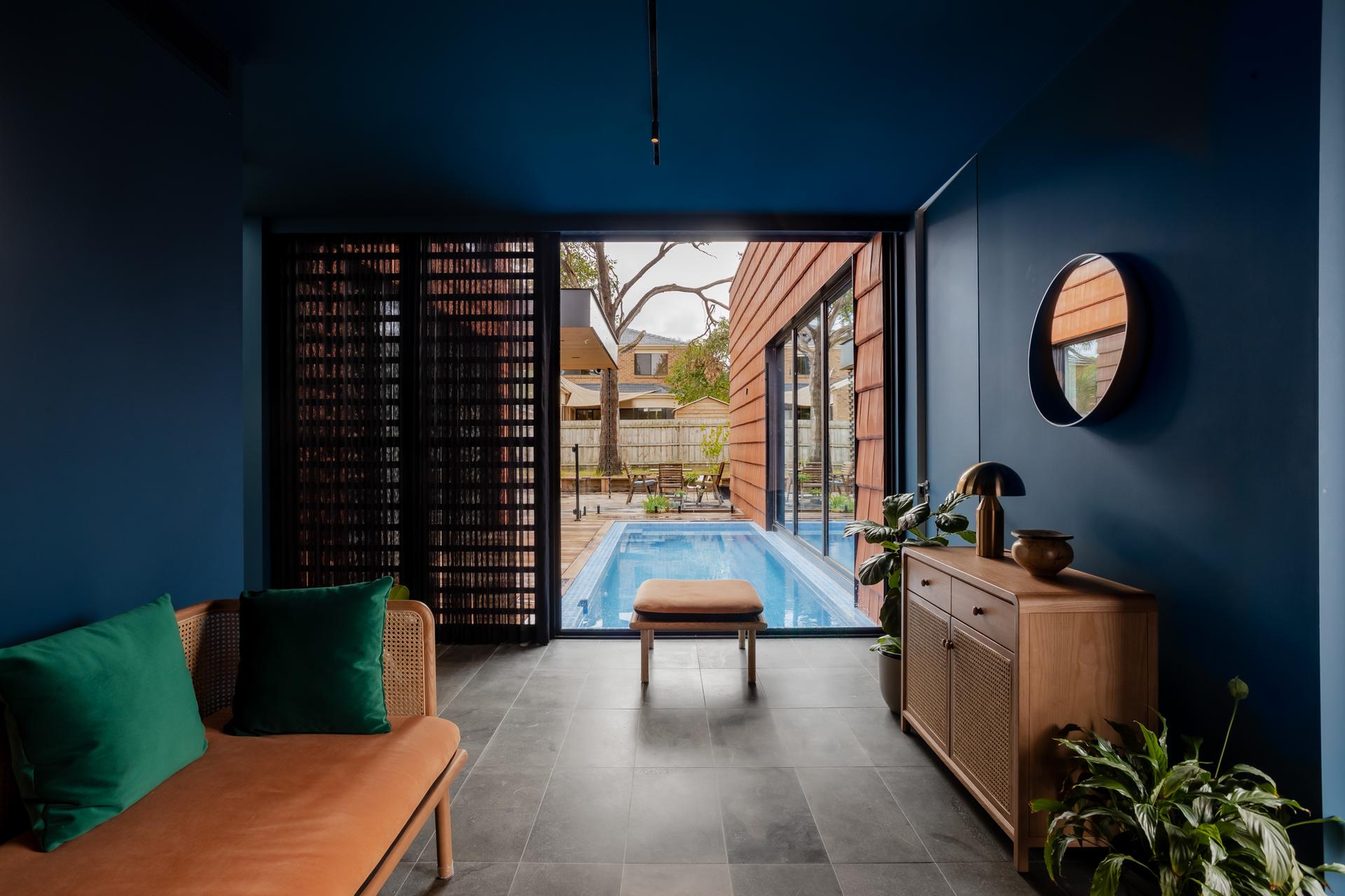 MAHOGANY HOUSE - image 2