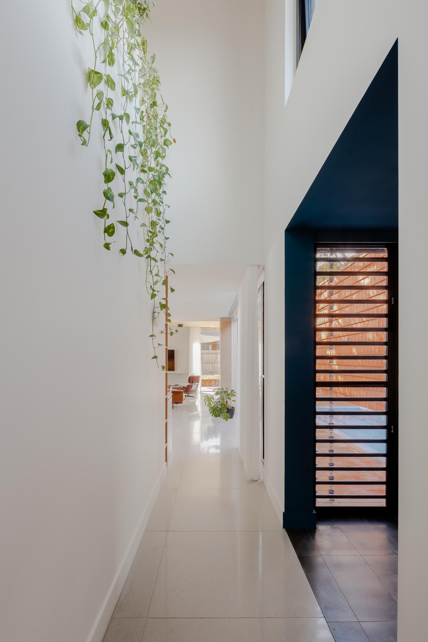 MAHOGANY HOUSE - image 11