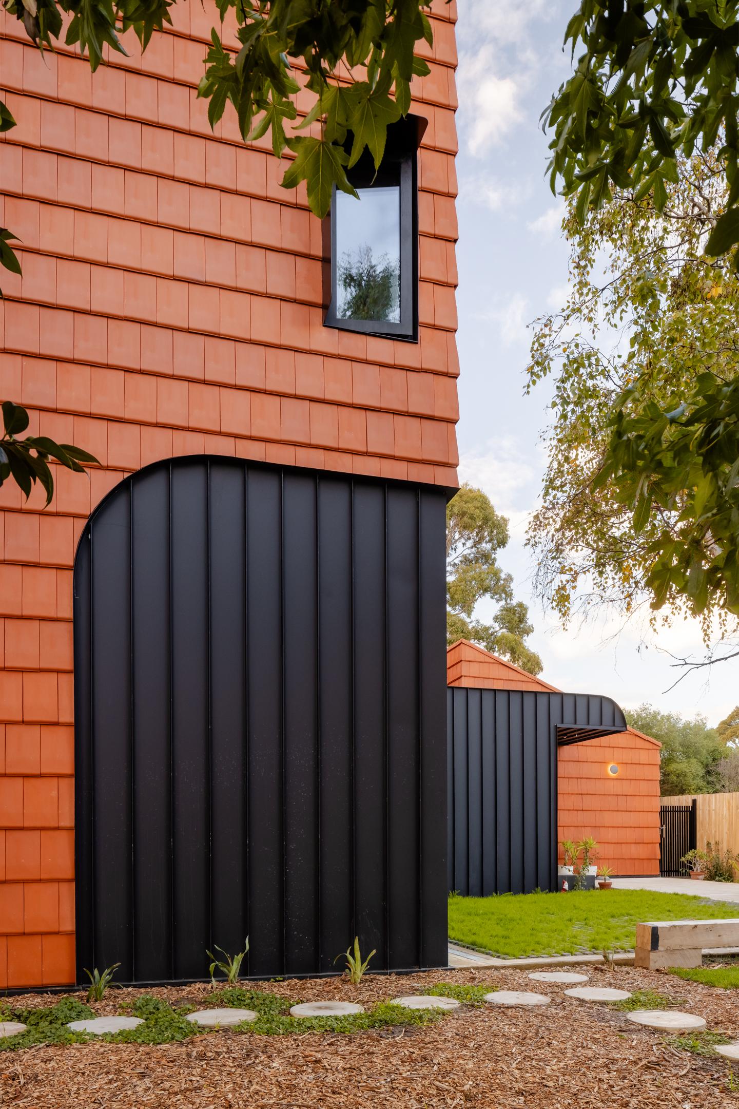 MAHOGANY HOUSE - image 17
