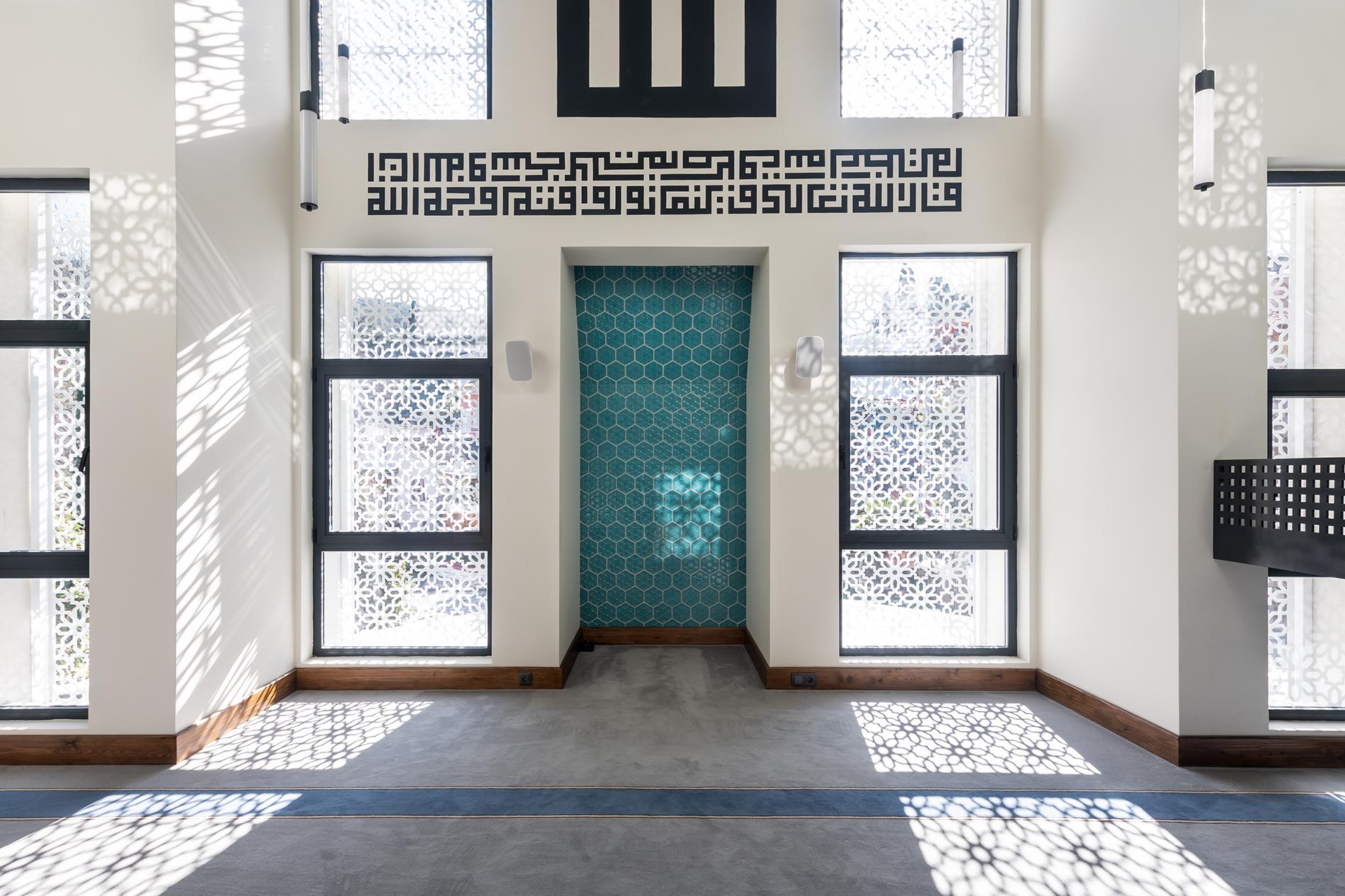 Nizam Mosque - image 7