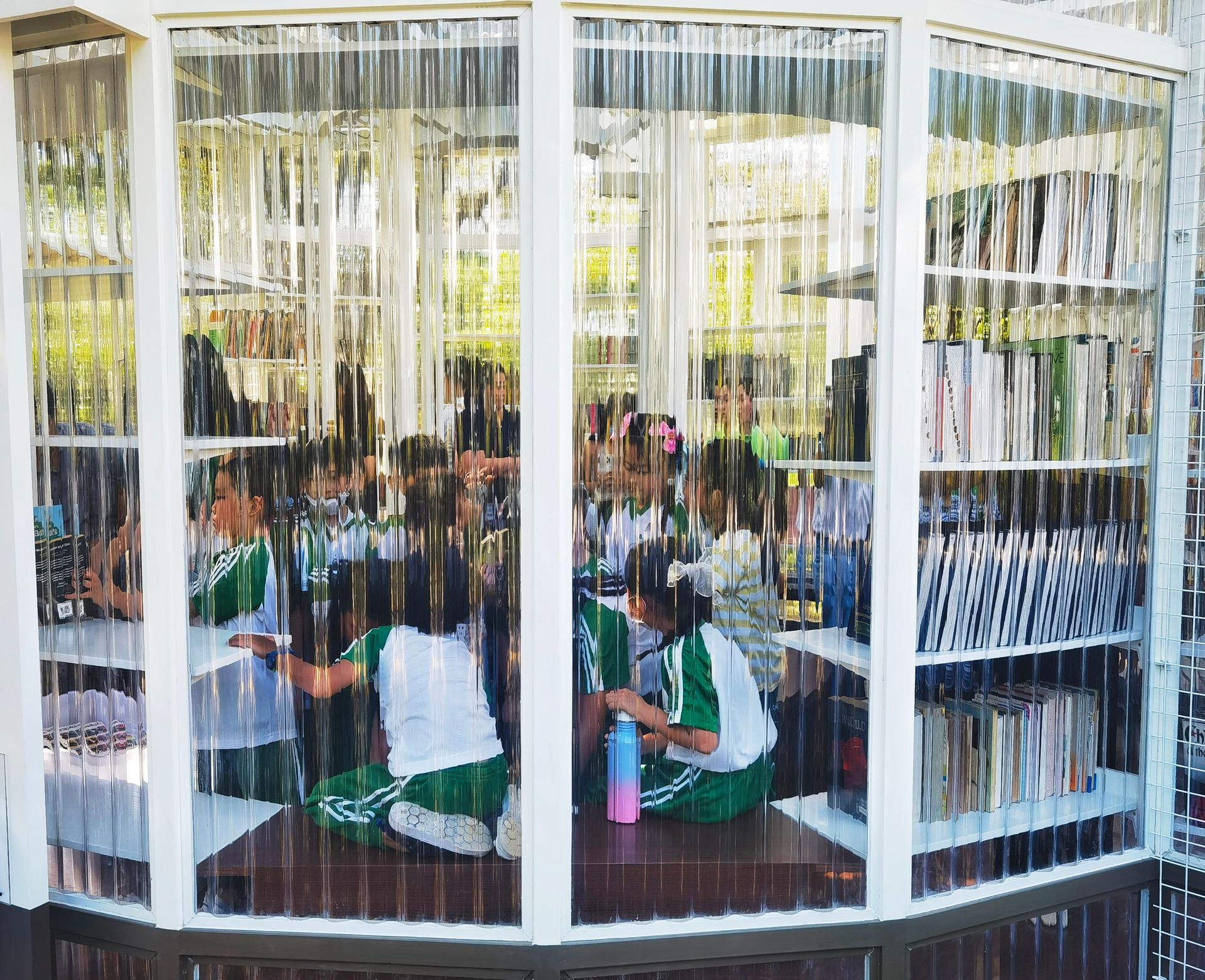 The Book Stop 5 - image 14