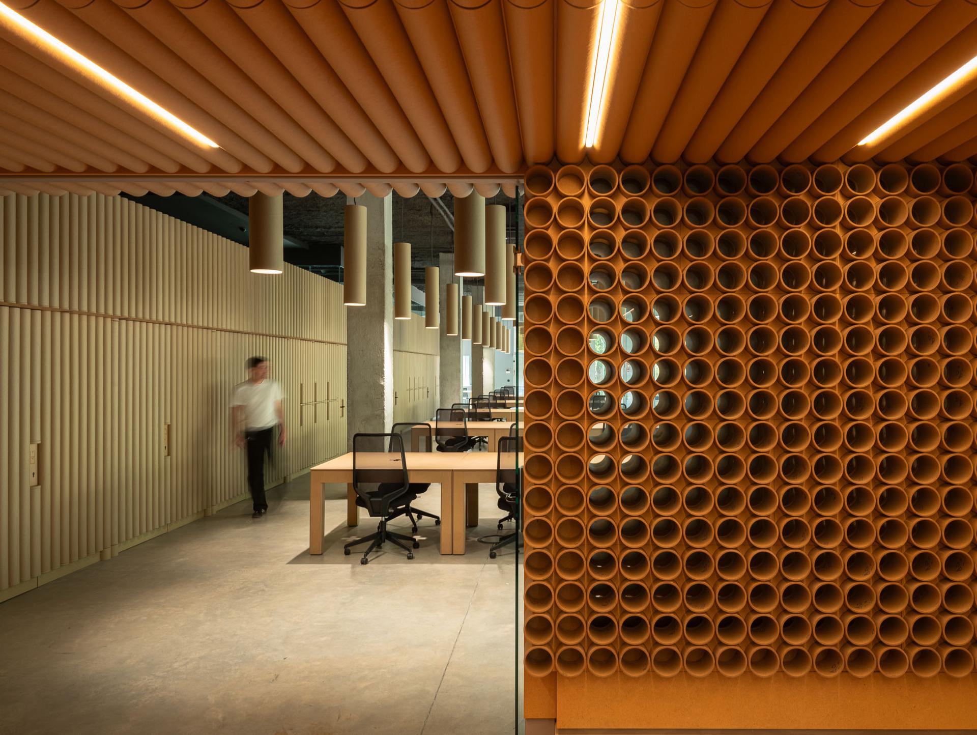 Red Cross on the Street. A Cardboard Office - image 5