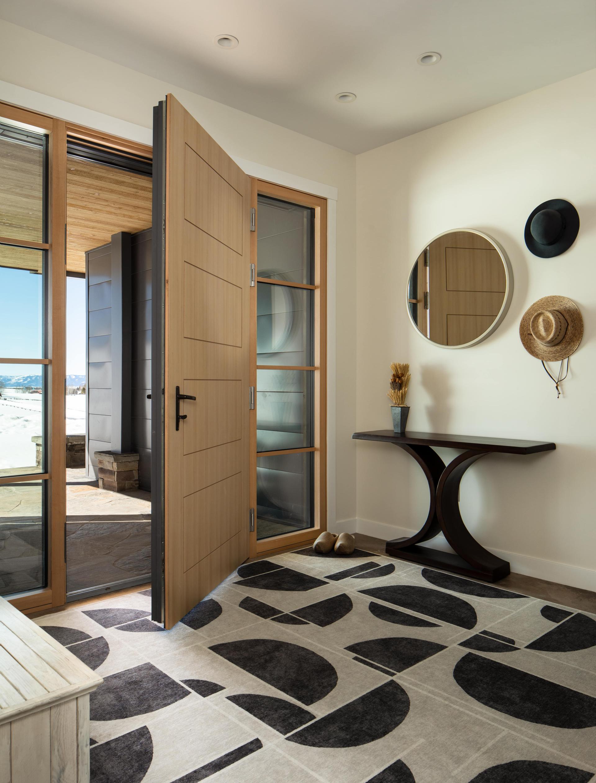 Meadow House - image 4