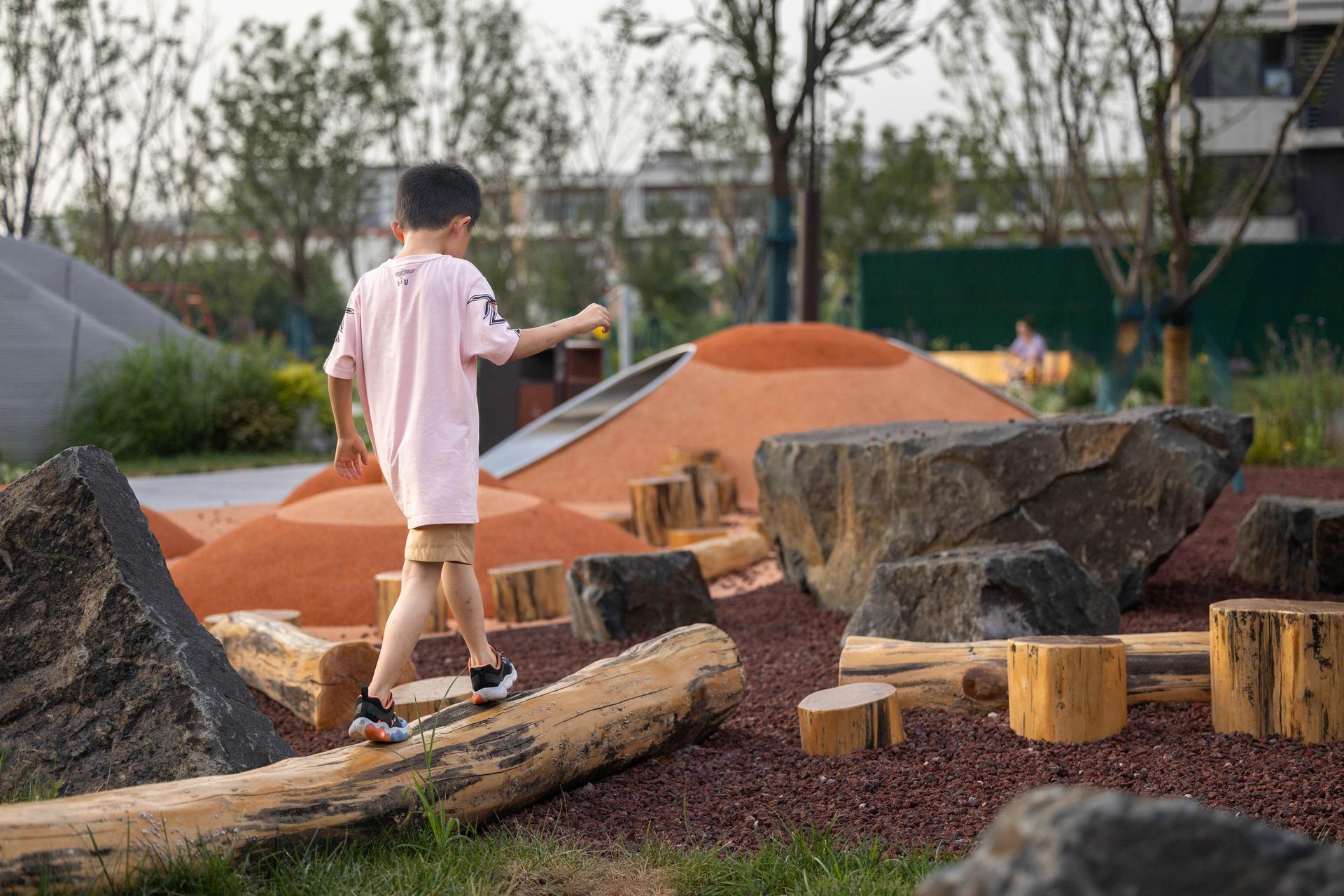 Boulder Park: The First 3D Concrete-Printed Playground - image 13