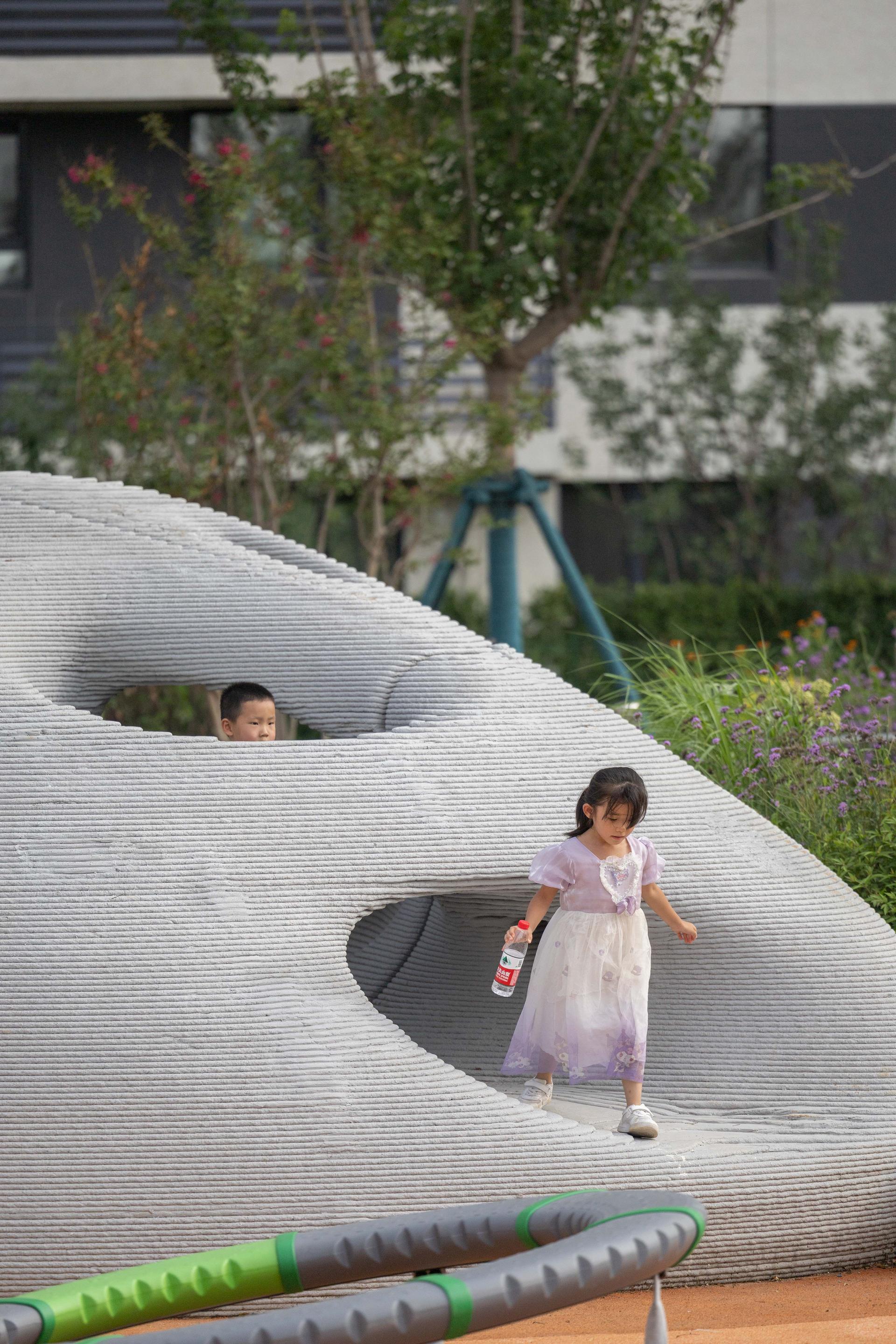 Boulder Park: The First 3D Concrete-Printed Playground - image 39