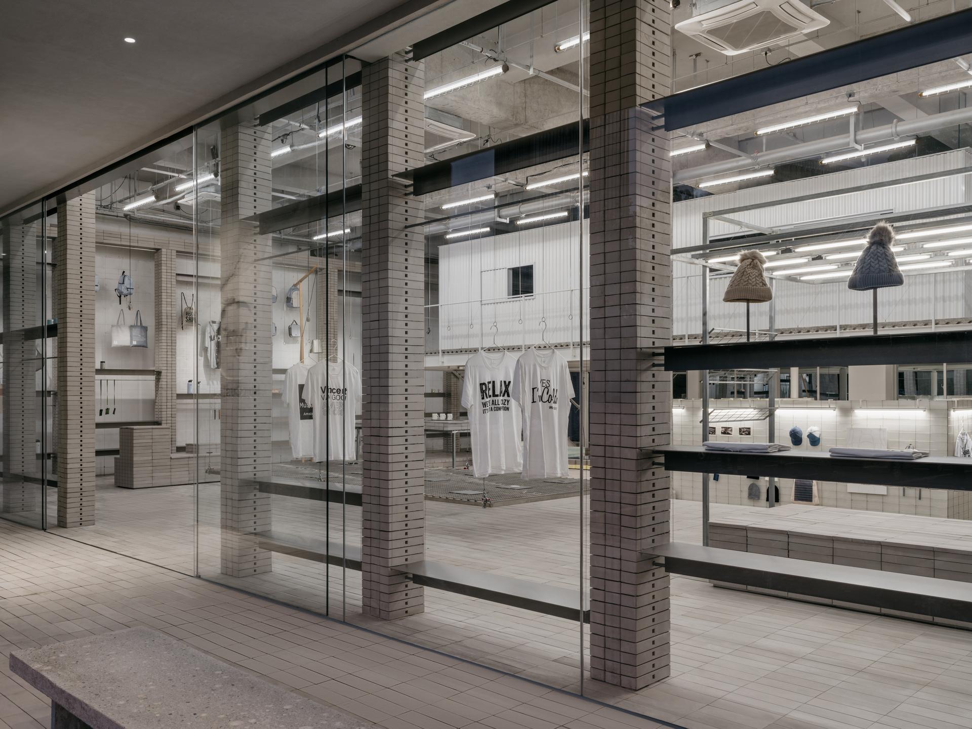 HumCustom Factory Exhibition Hall - image 4
