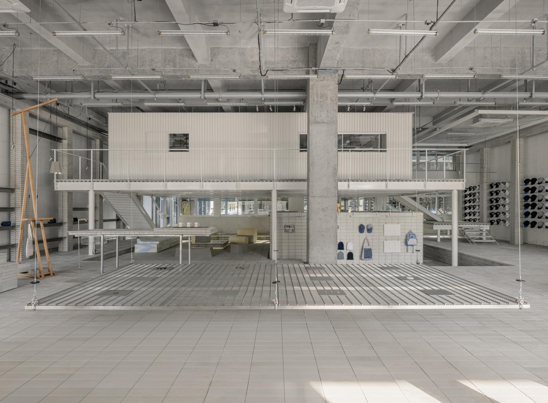 HumCustom Factory Exhibition Hall - image 6