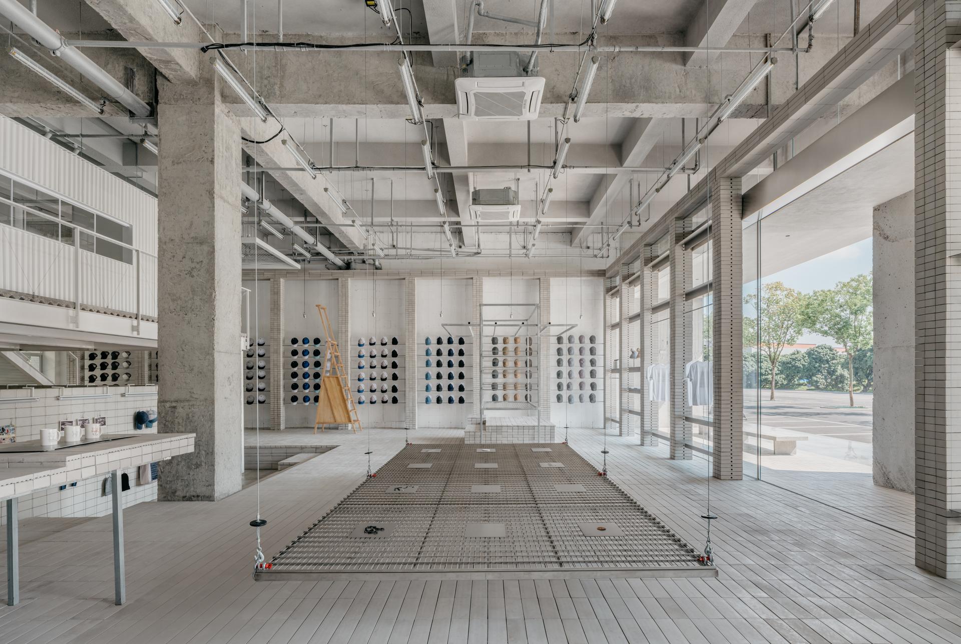 HumCustom Factory Exhibition Hall - image 2