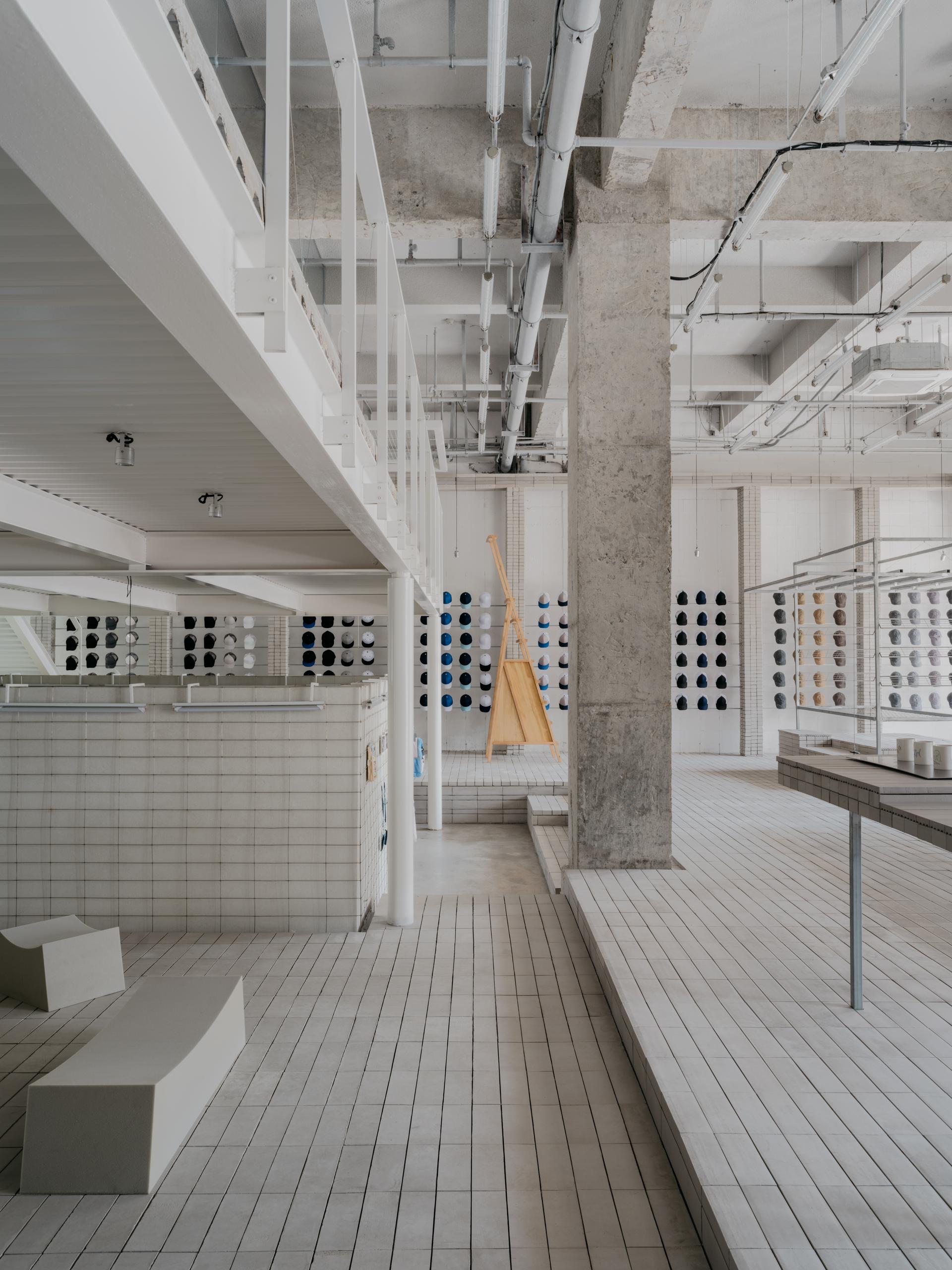 HumCustom Factory Exhibition Hall - image 7