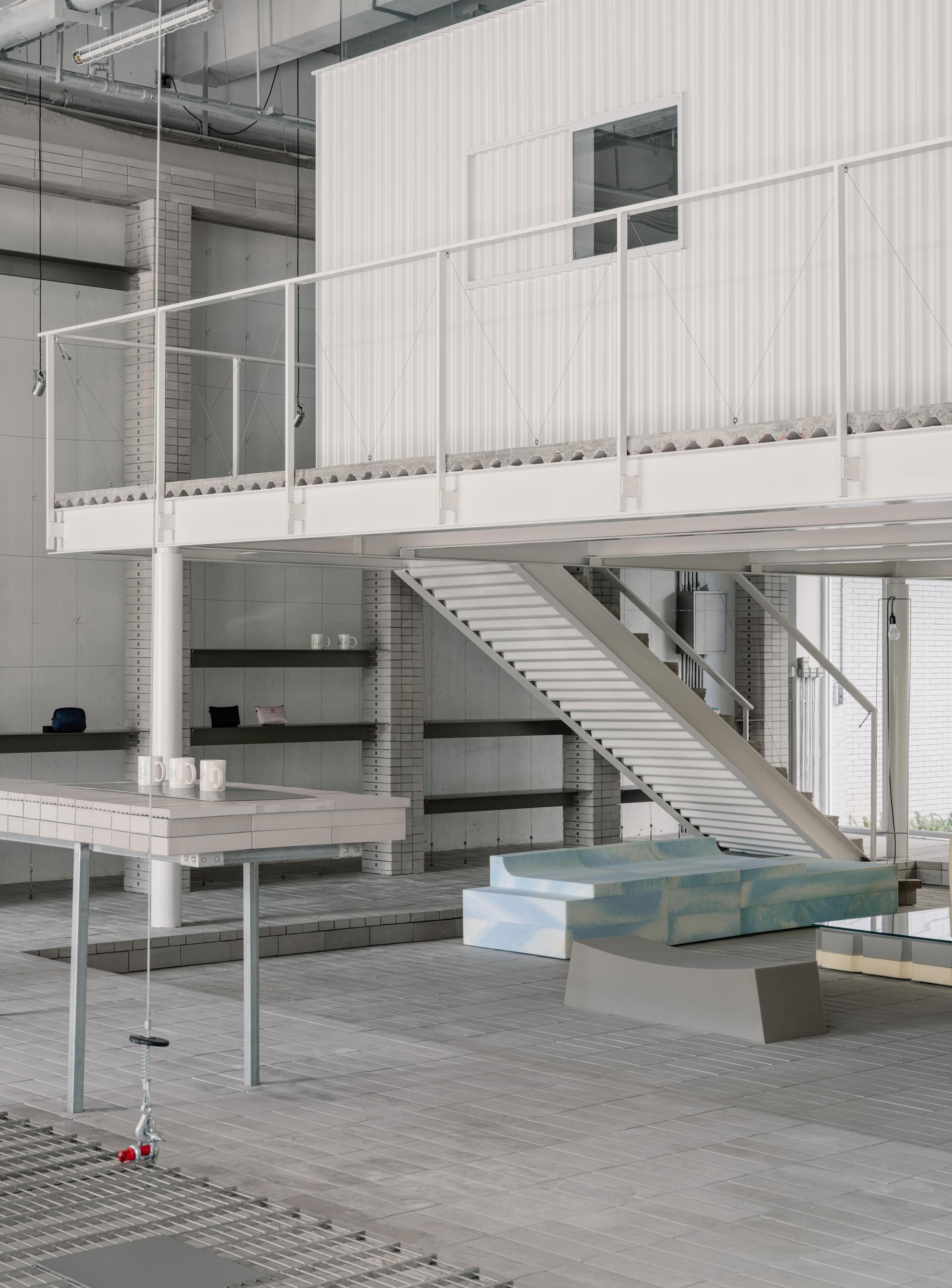 HumCustom Factory Exhibition Hall - image 8