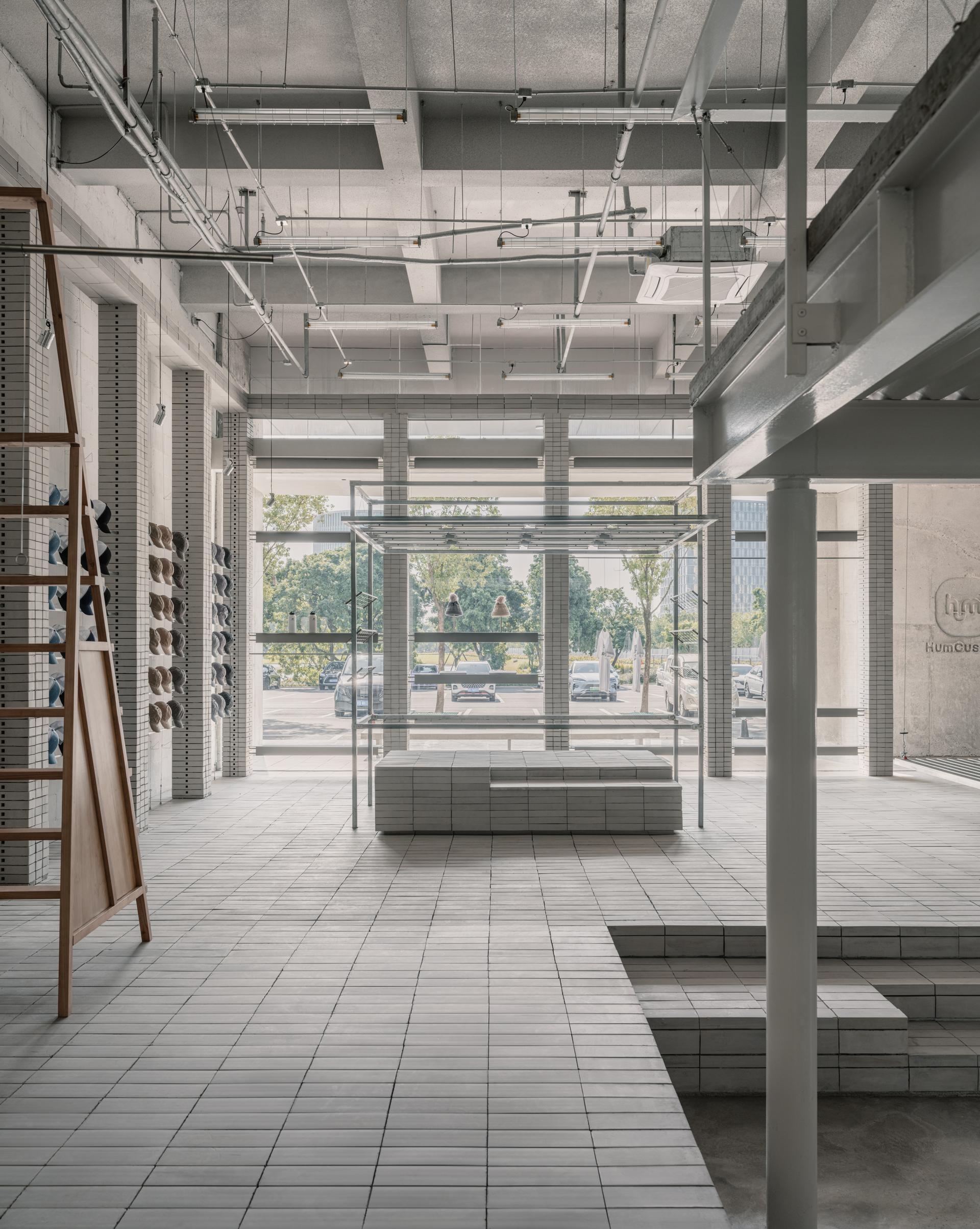 HumCustom Factory Exhibition Hall - image 11