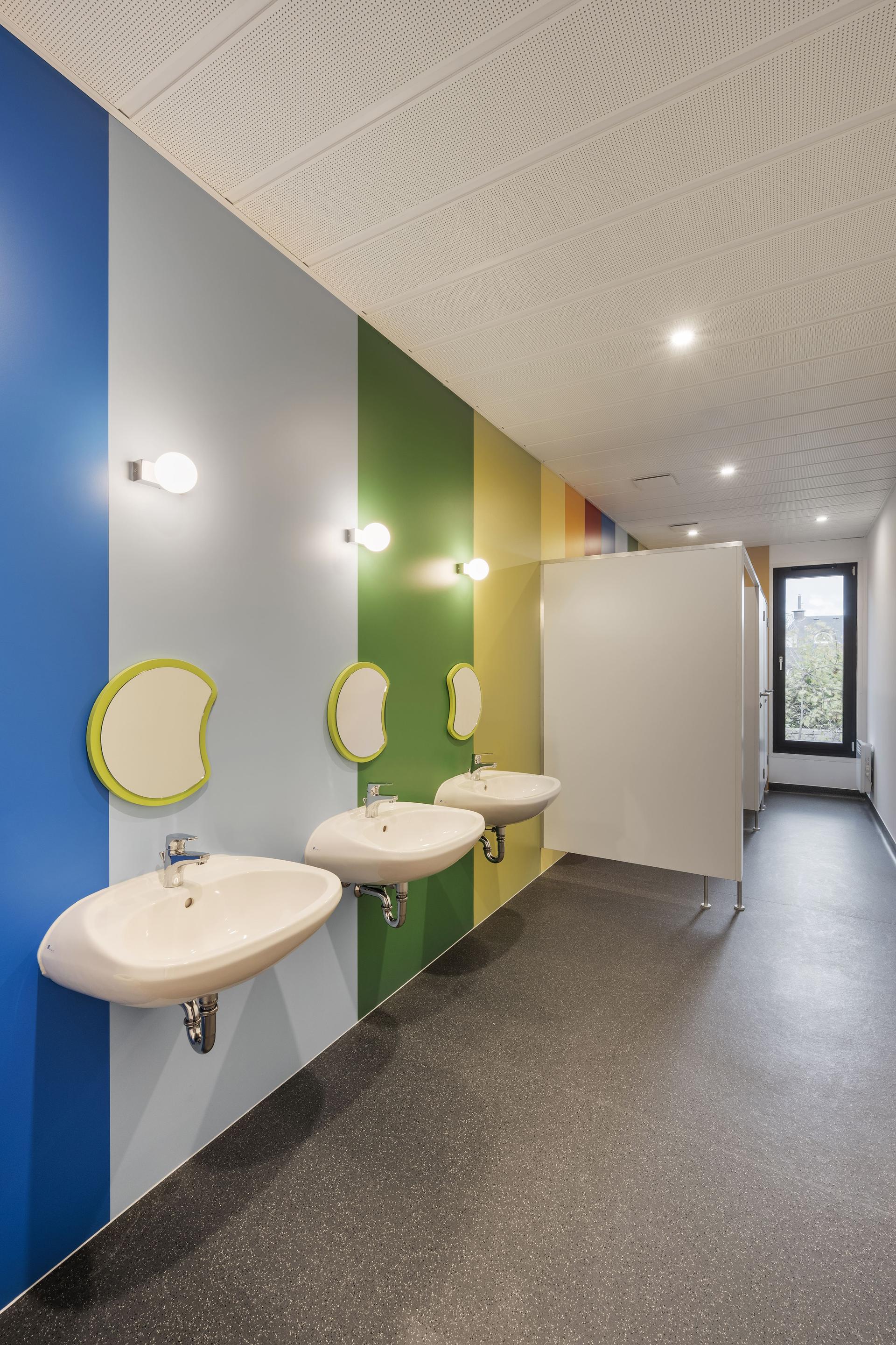 Container into Classroom - German School of Budapest - image 19