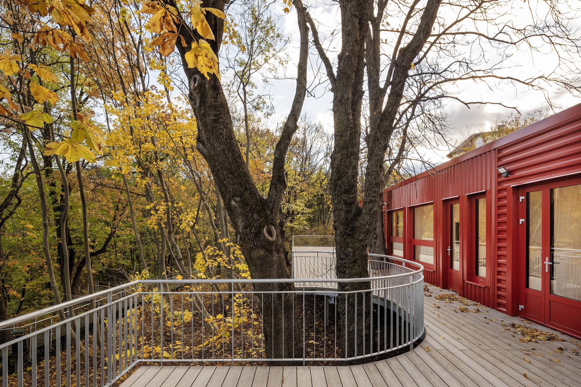 Container into Classroom - German School of Budapest - image 3