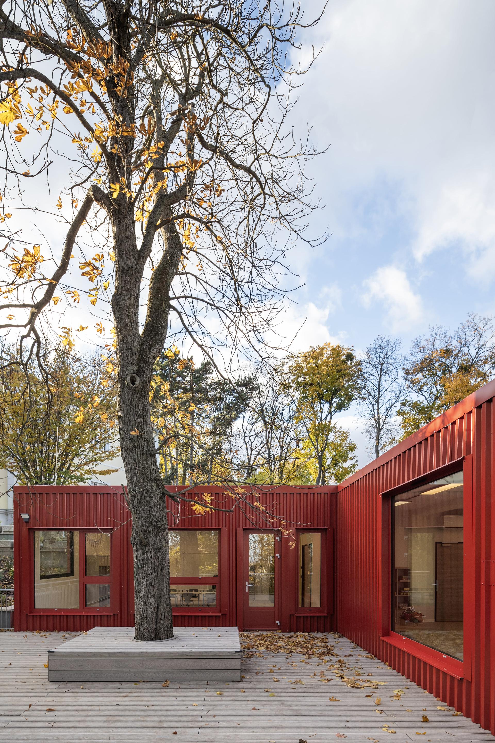 Container into Classroom - German School of Budapest - image 5