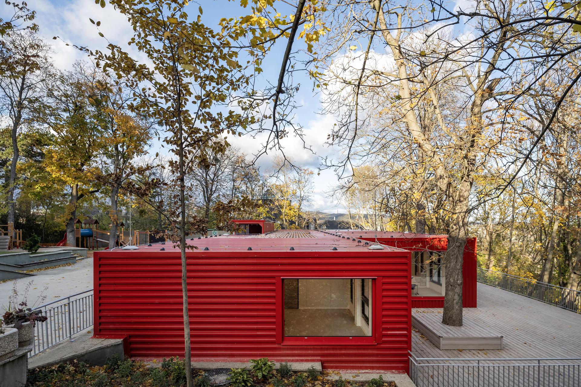 Container into Classroom - German School of Budapest - image 6