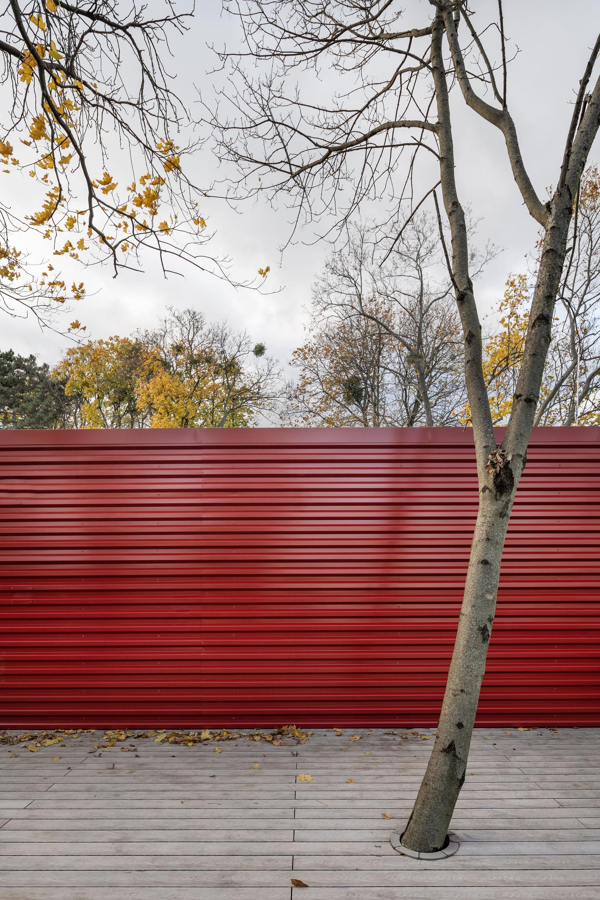 Container into Classroom - German School of Budapest - image 8