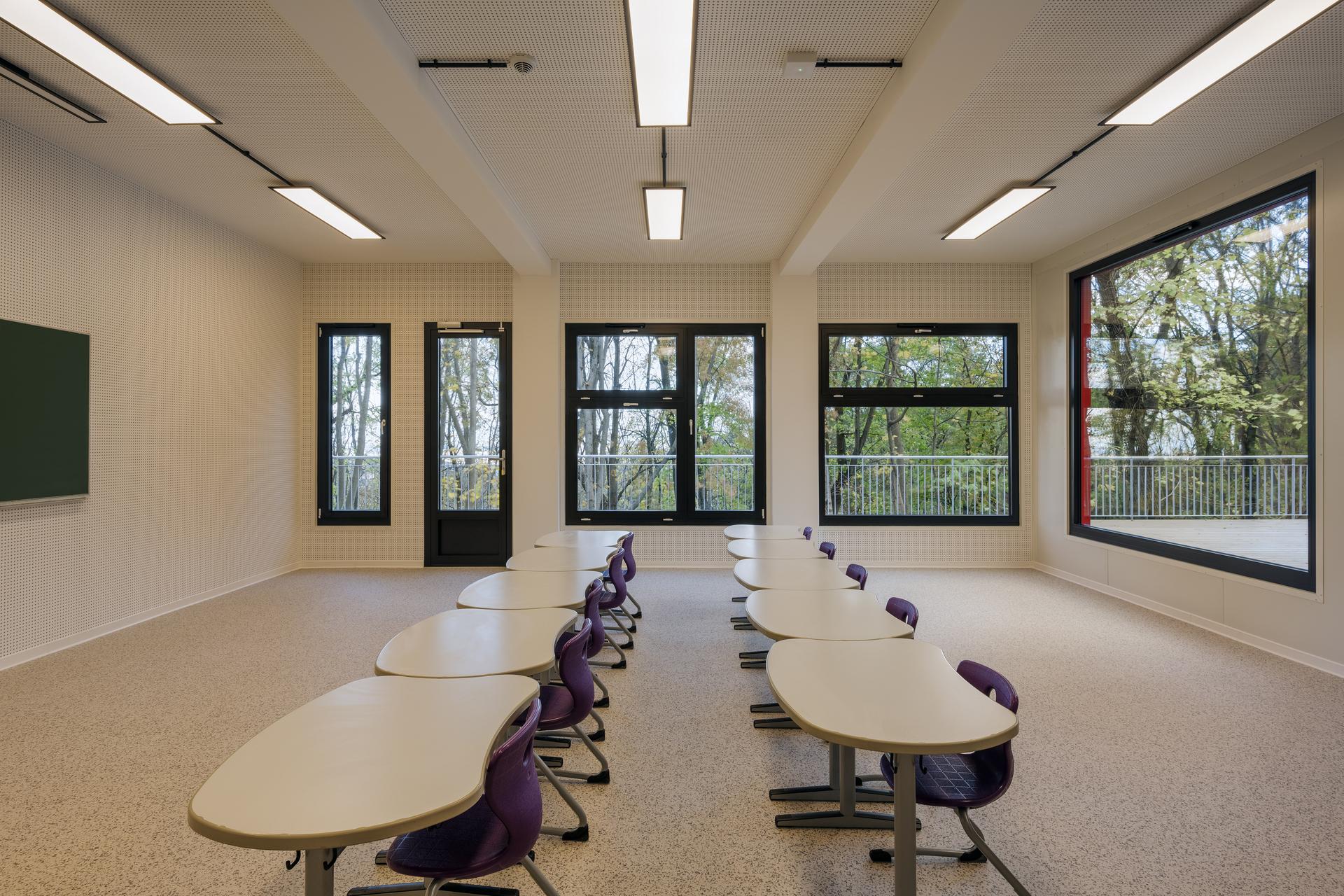 Container into Classroom - German School of Budapest - image 13