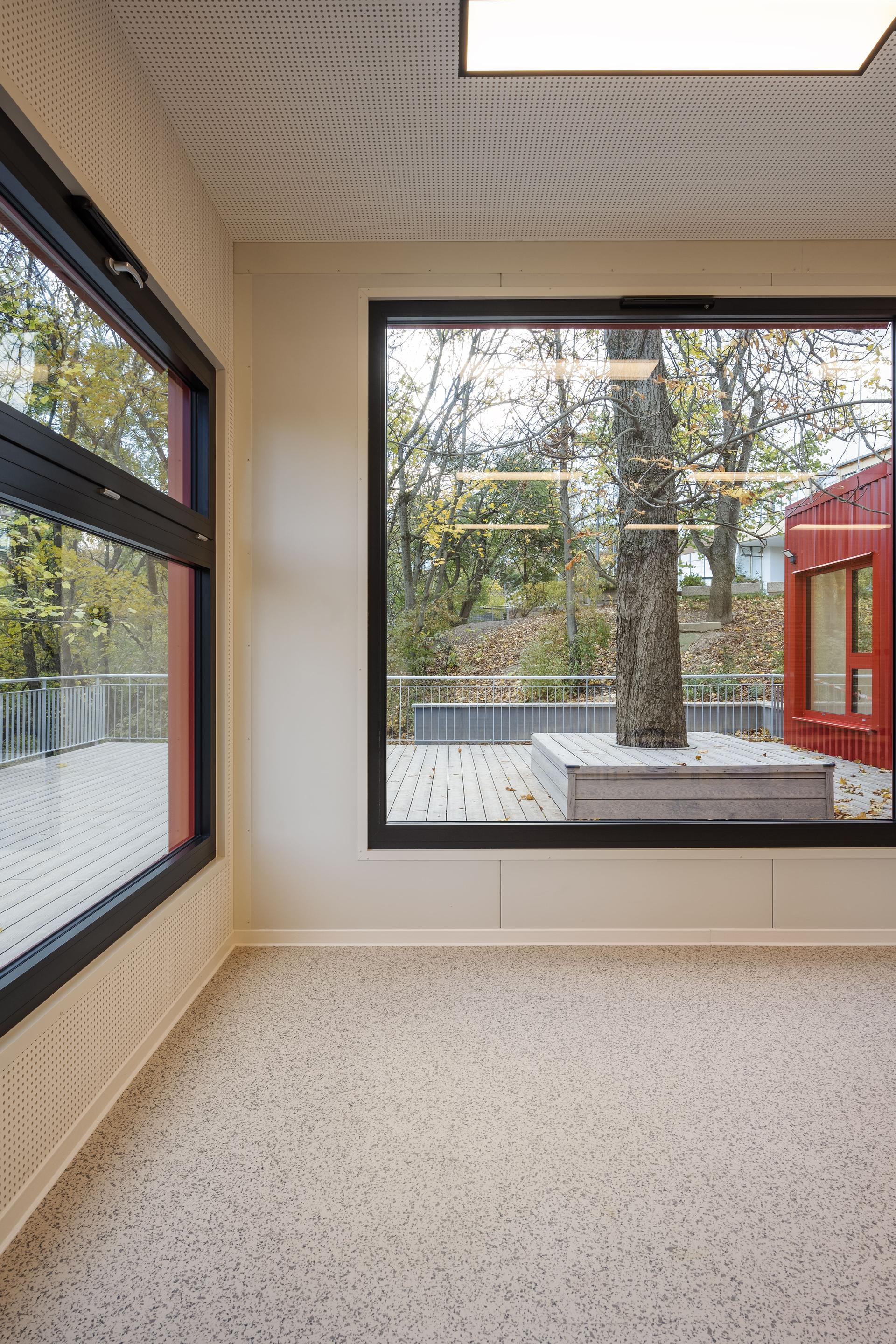 Container into Classroom - German School of Budapest - image 11