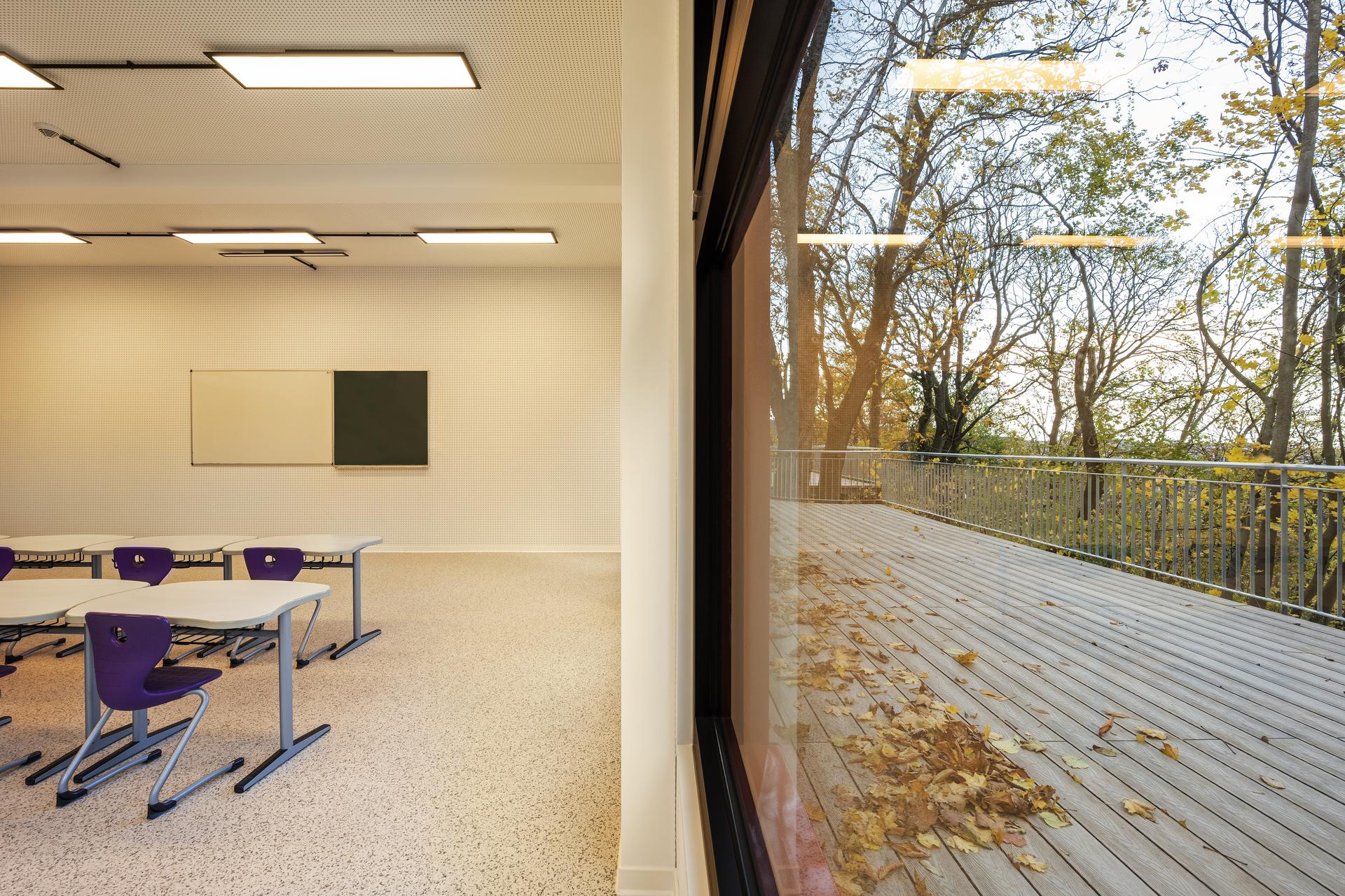 Container into Classroom - German School of Budapest - image 12