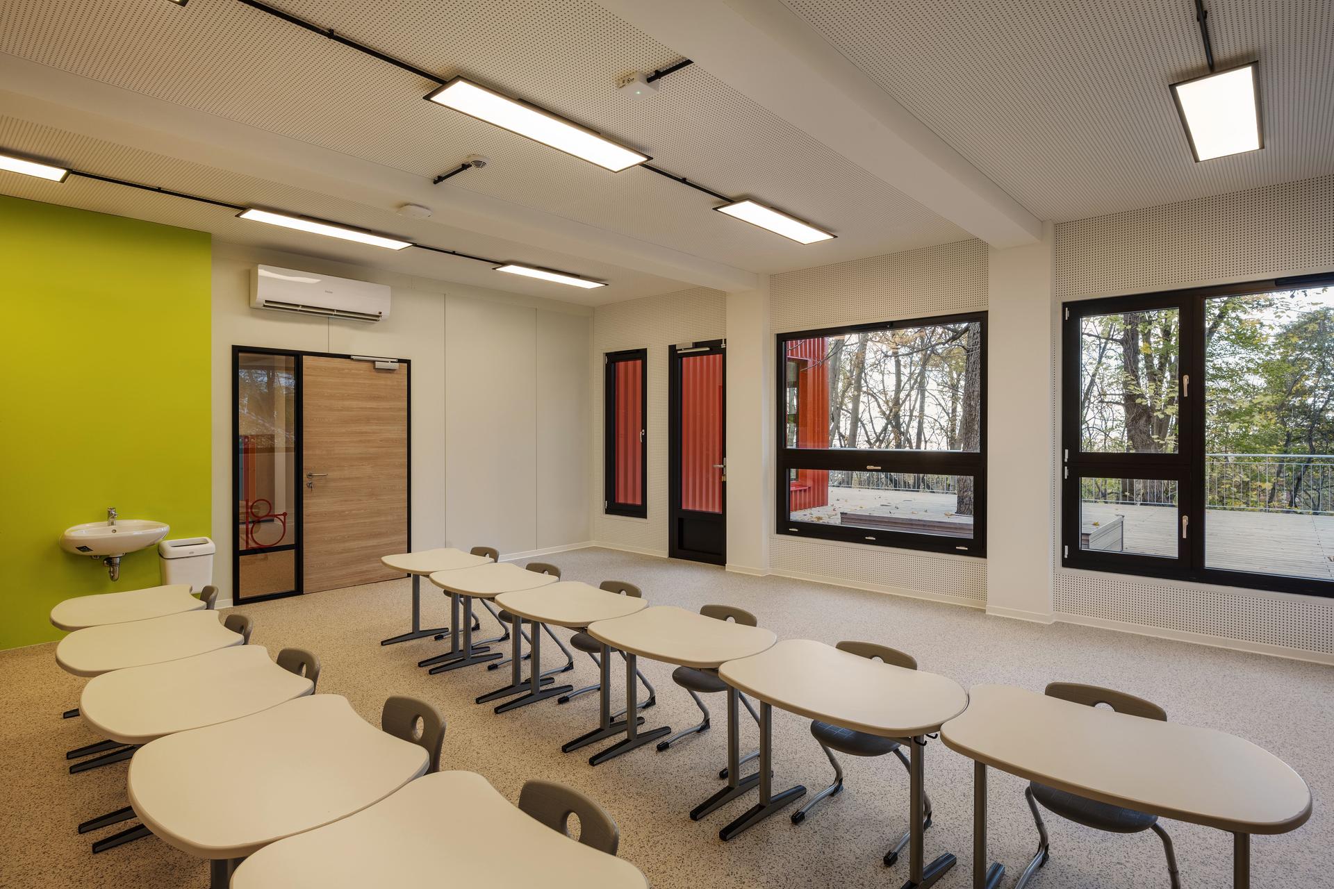 Container into Classroom - German School of Budapest - image 15