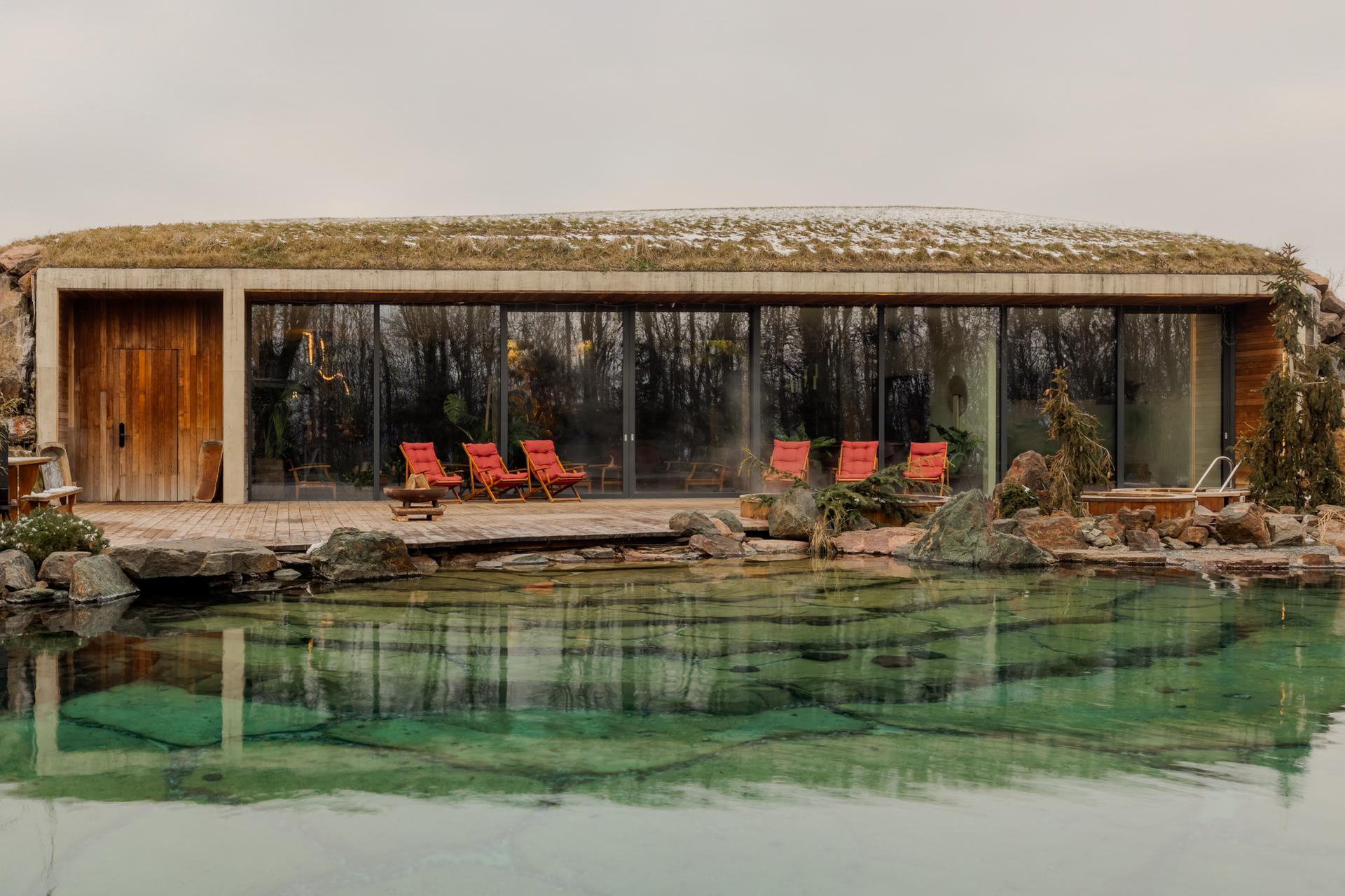 Woloshyn Bathhouse - image 5