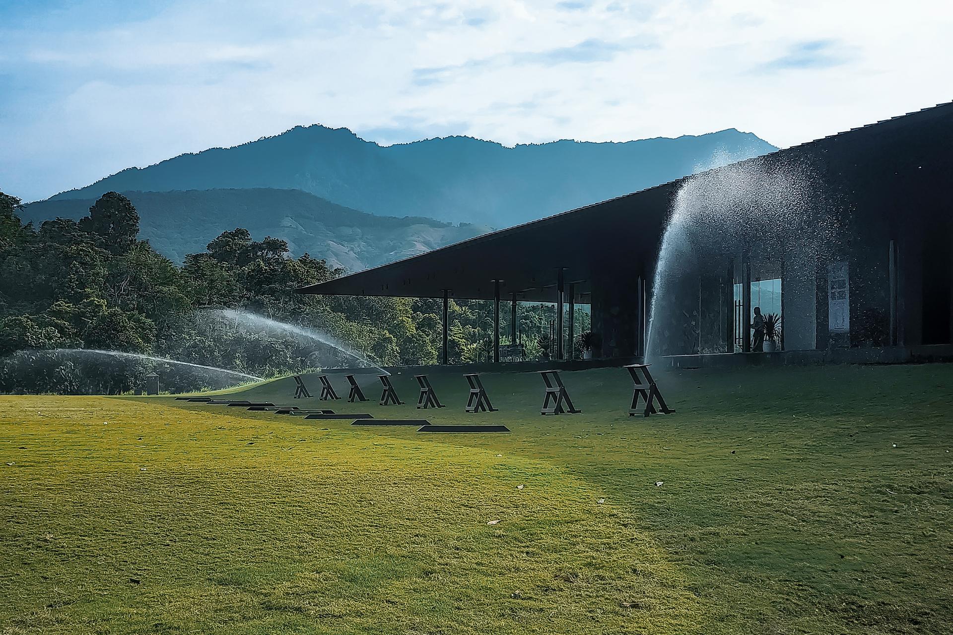 "The Indigo" Driving Range - image 6