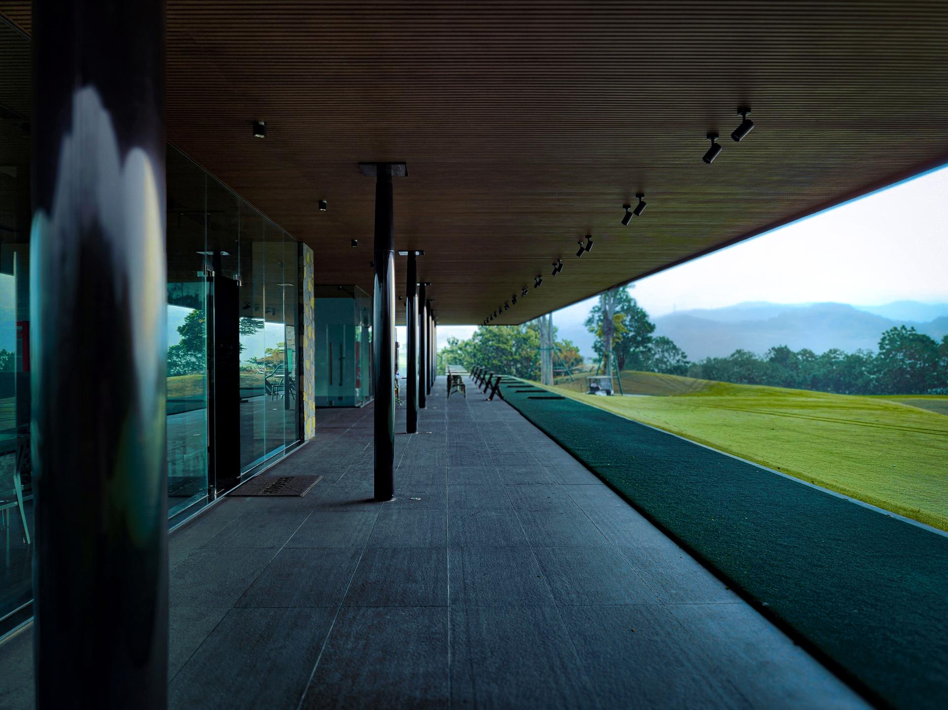 "The Indigo" Driving Range - image 12