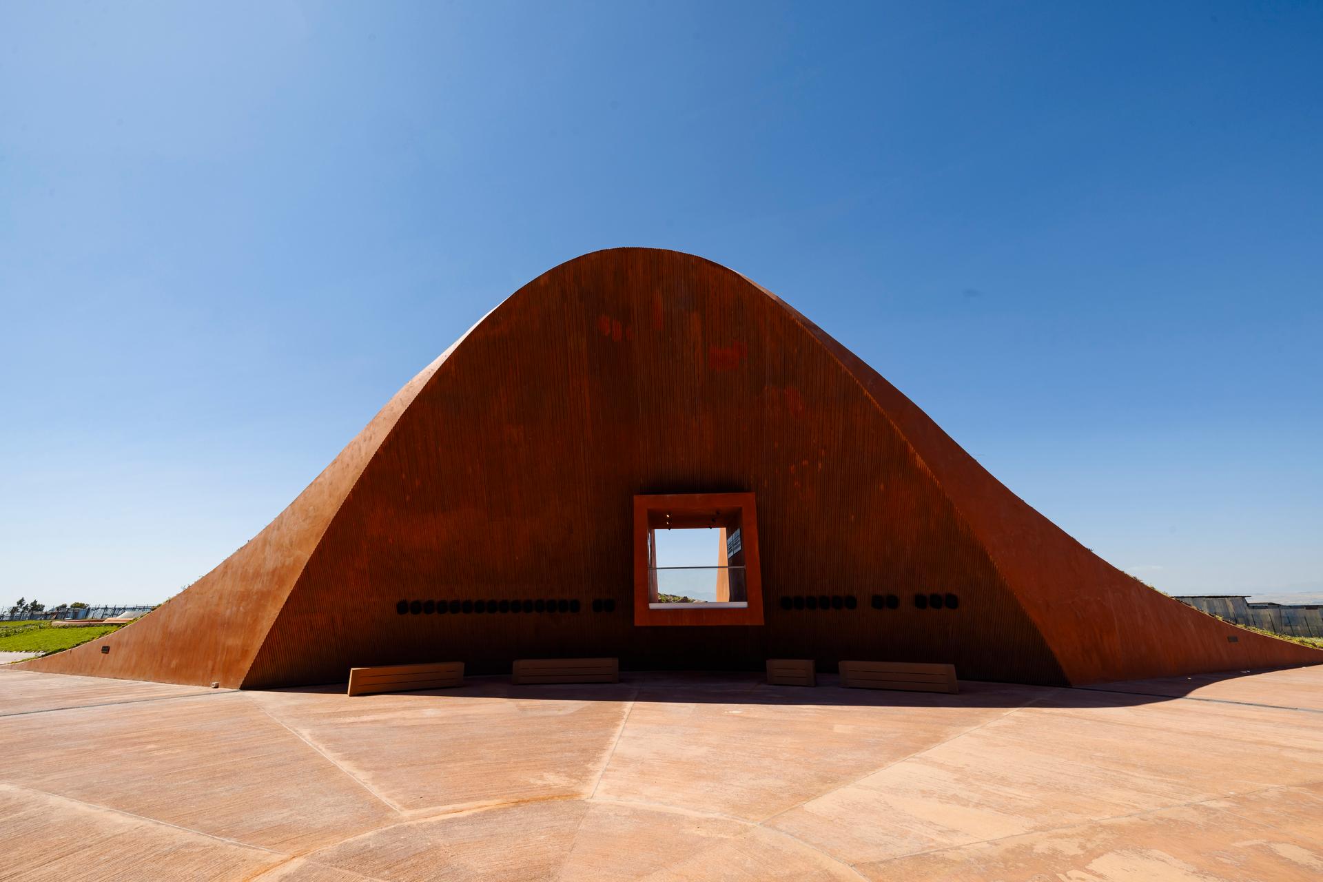 The ET-302 Memorial - image 2