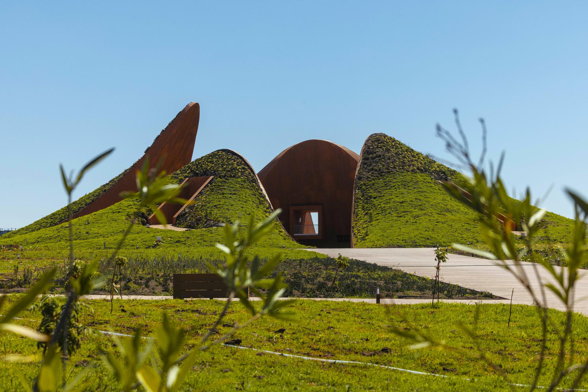 The ET-302 Memorial
