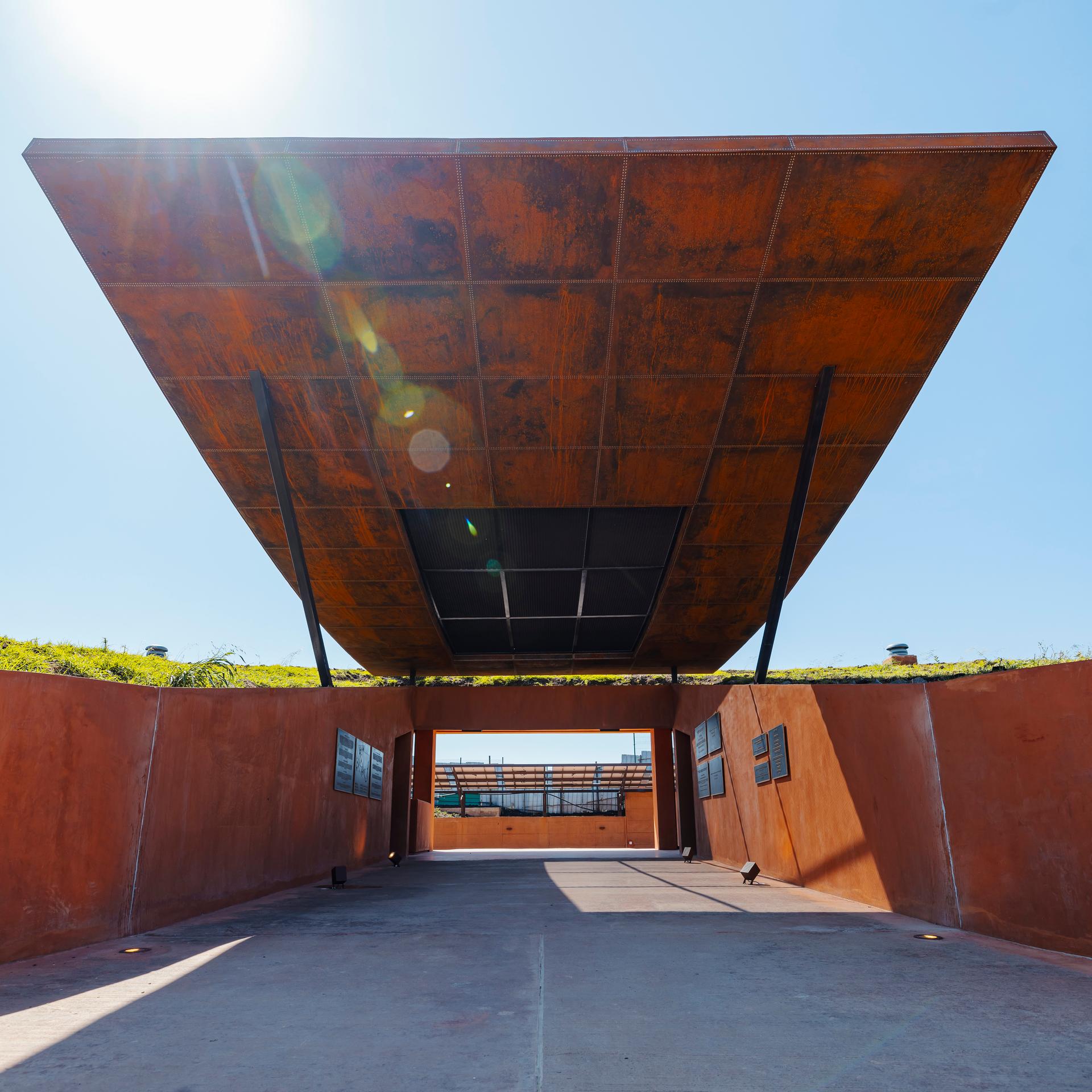 The ET-302 Memorial - image 17