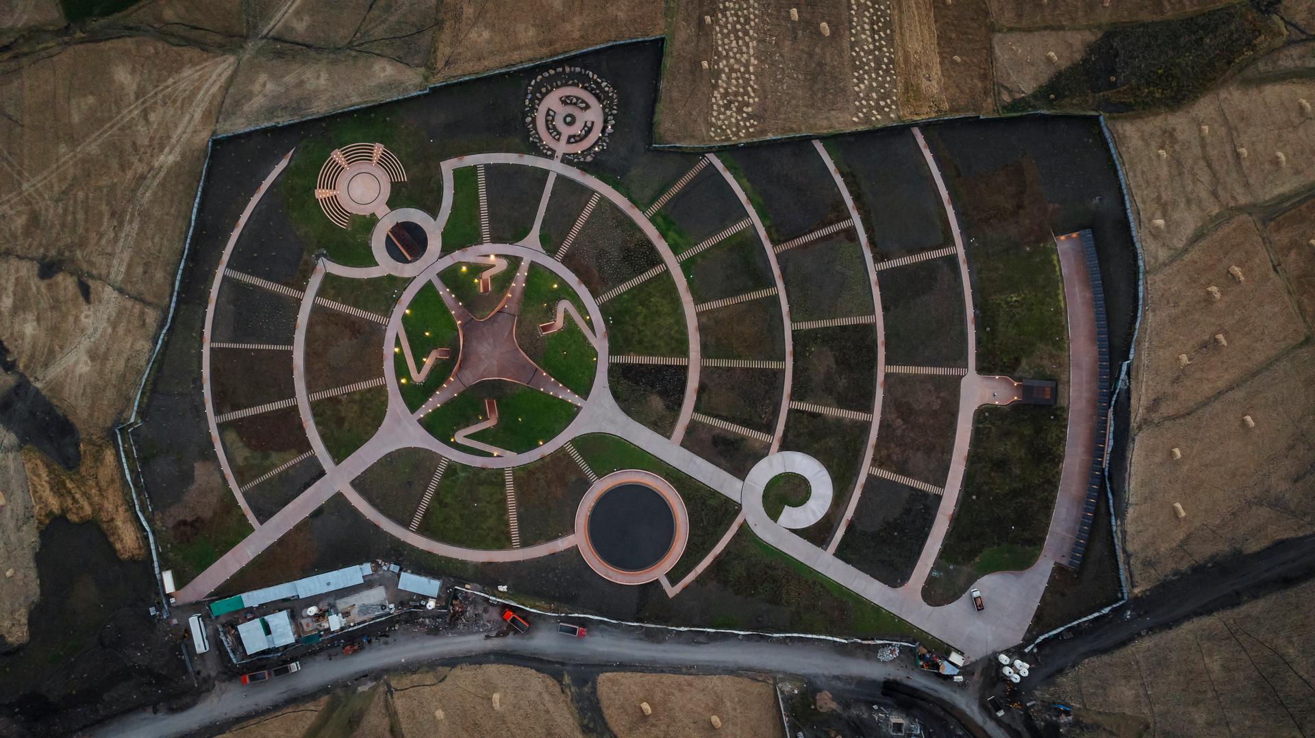 The ET-302 Memorial - image 26