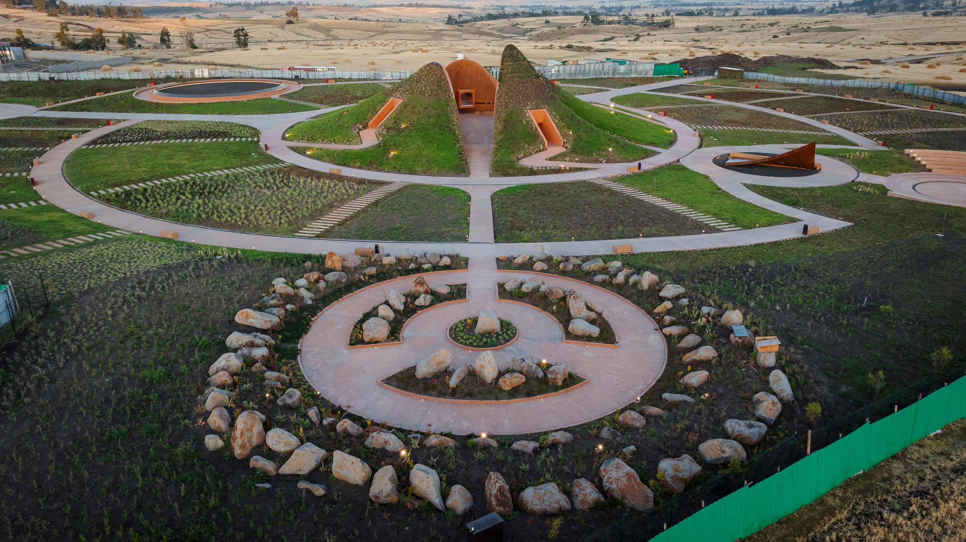 The ET-302 Memorial - image 27