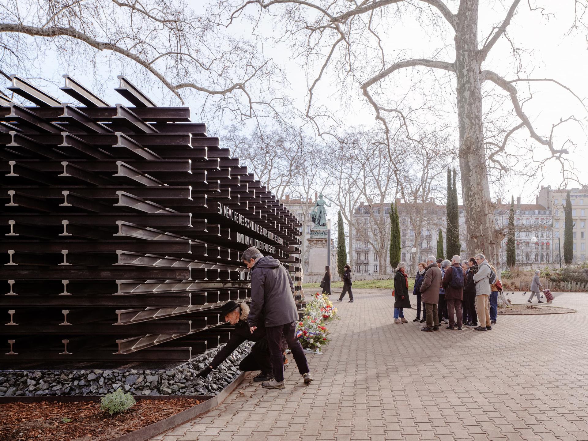 Rails of memory - image 4