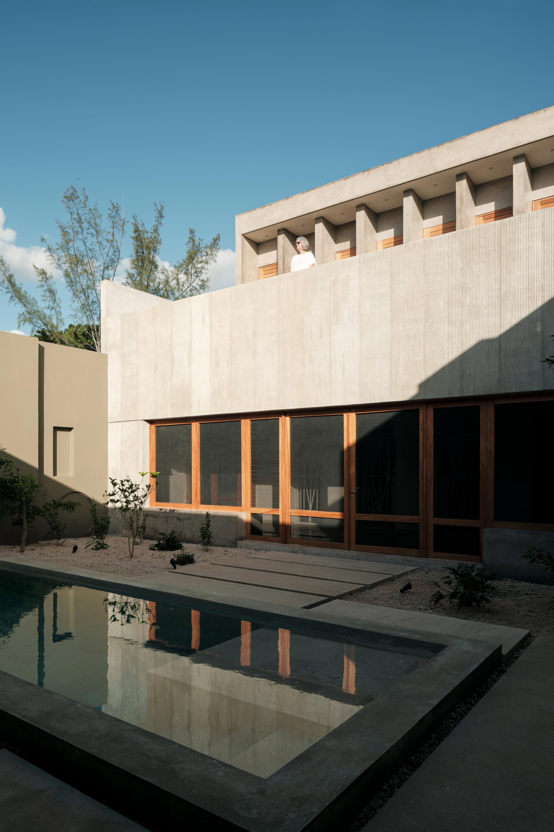 Dolores - image 7