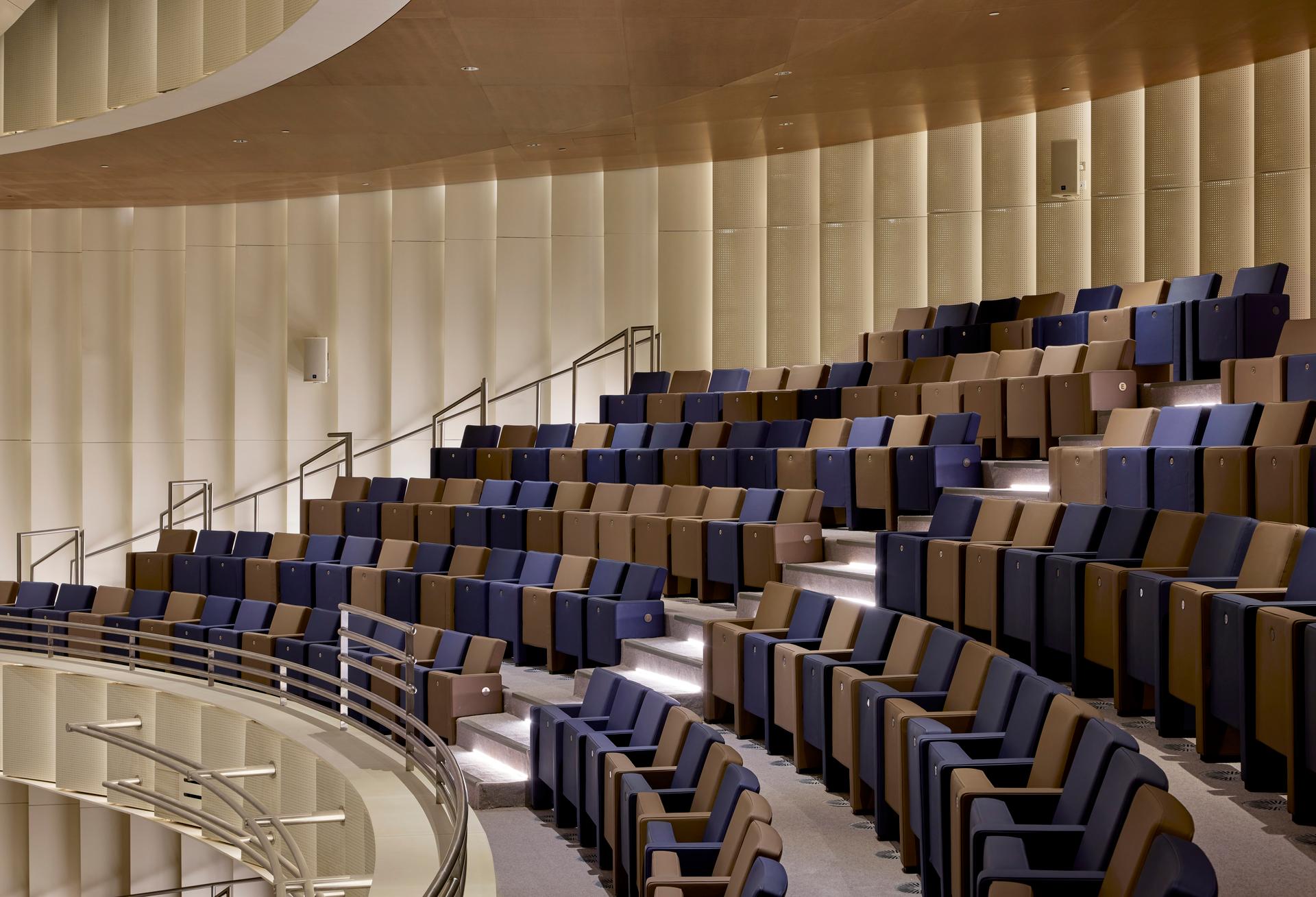 Kuwait University's Convocation Hall - image 8