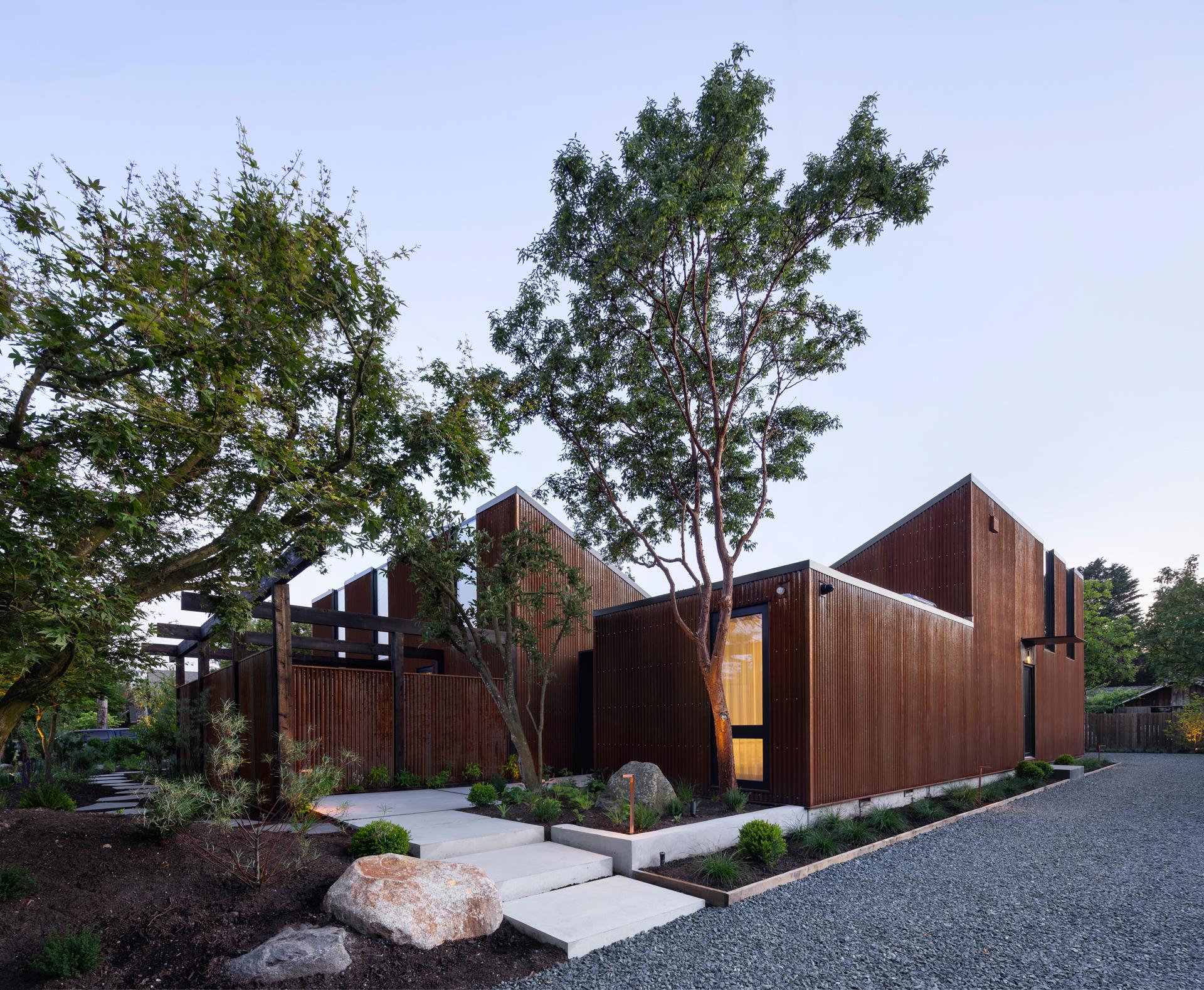 Paddock House - image 2