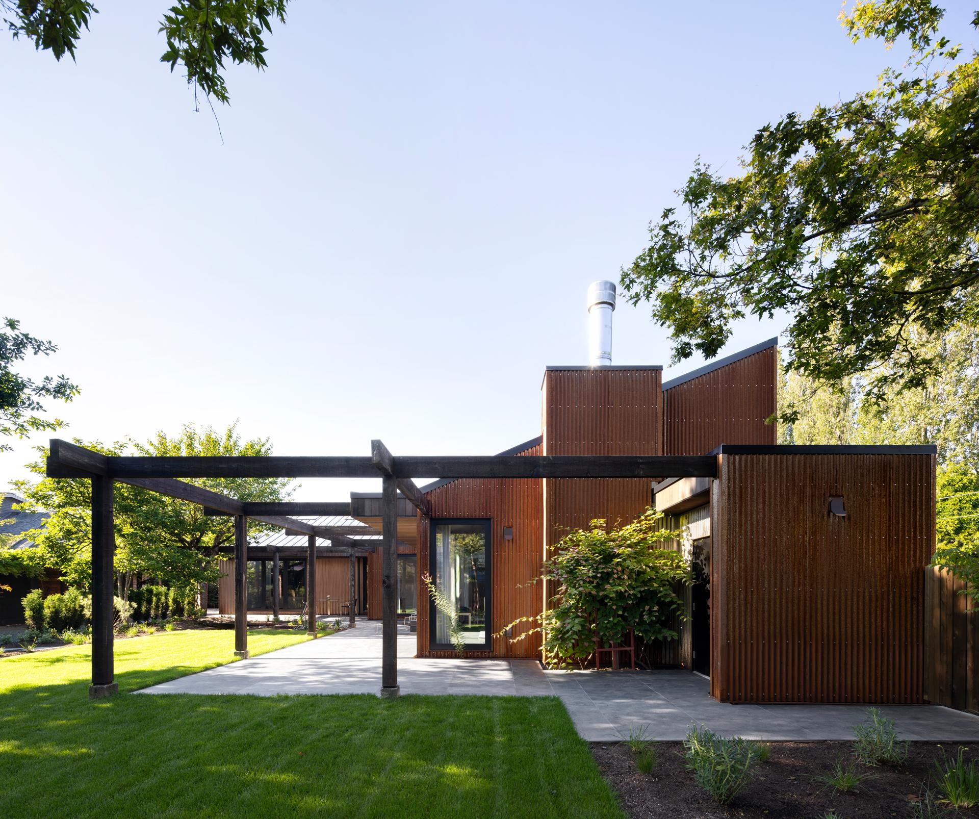 Paddock House - image 7
