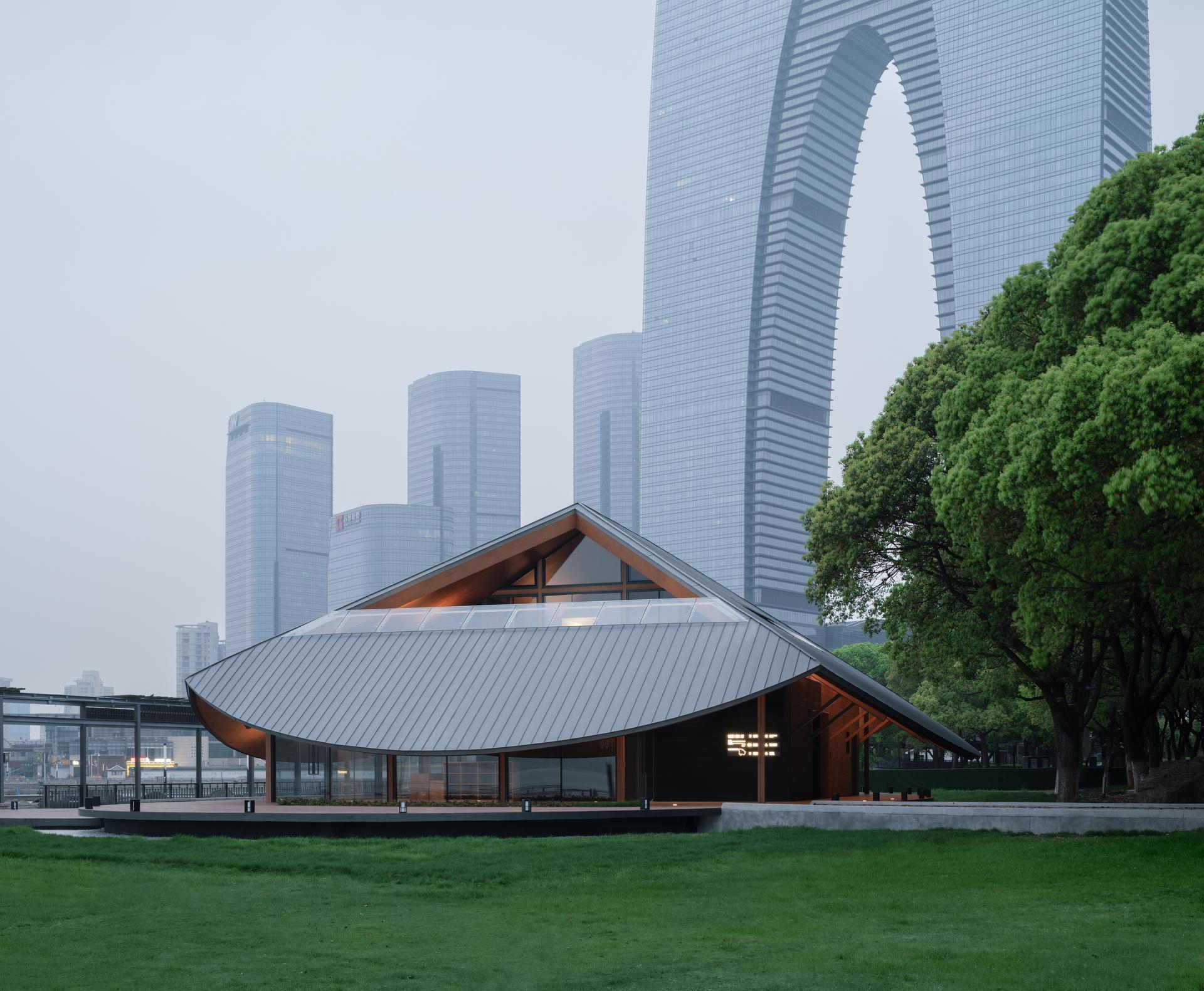 Jinji Lake Pavilion - image 2