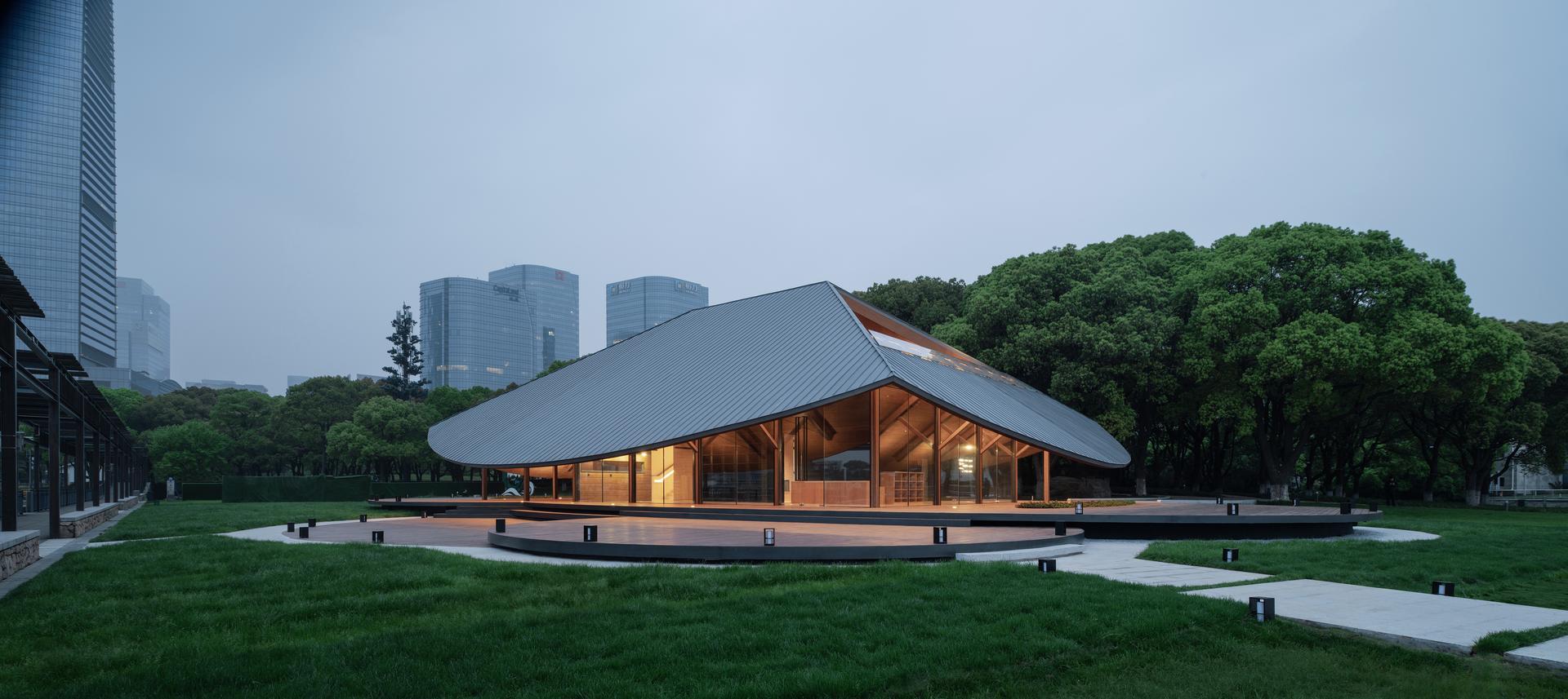 Jinji Lake Pavilion