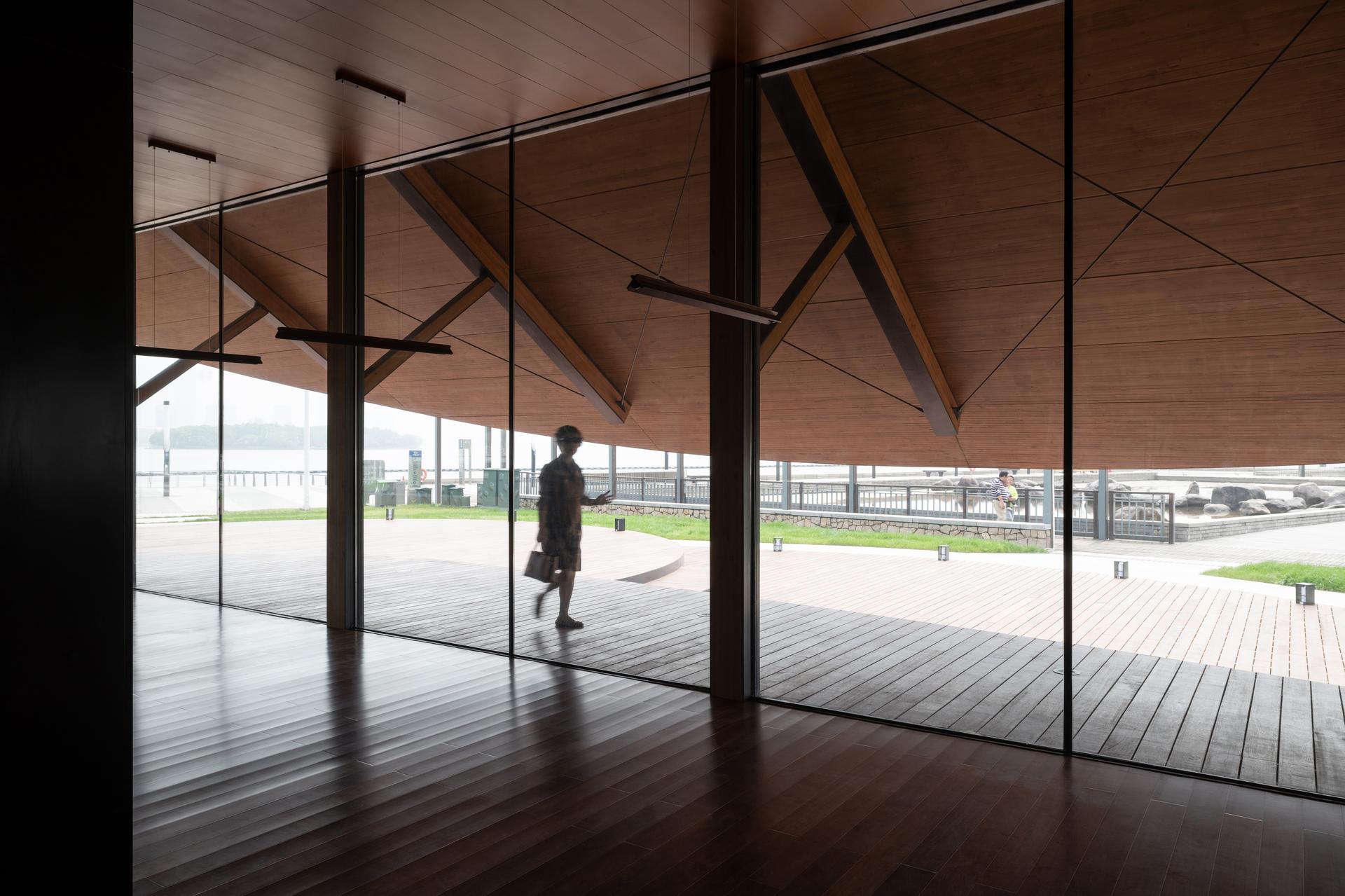 Jinji Lake Pavilion - image 9