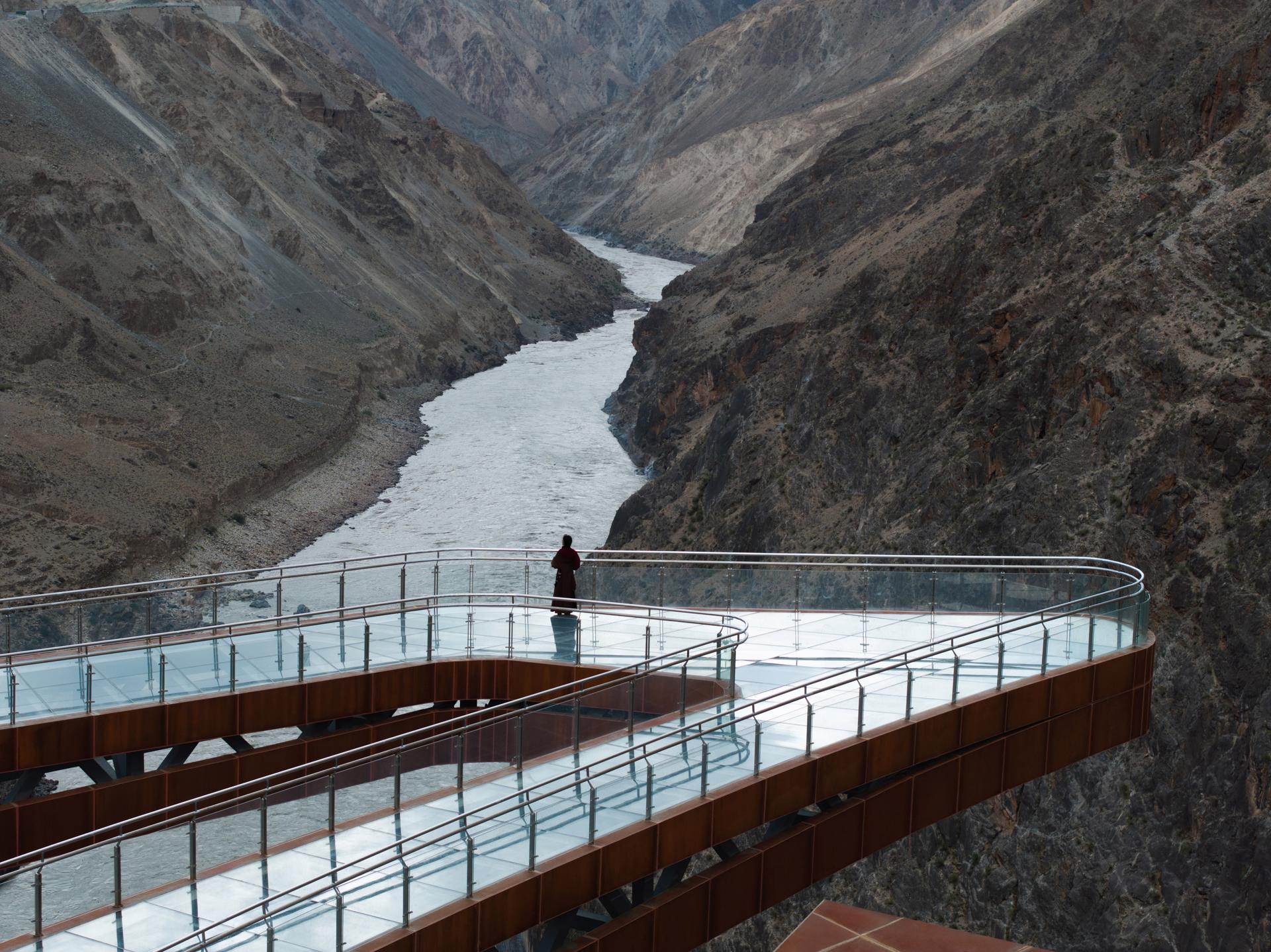Nujiang River 72 Turns Canyon Scenic Area - image 6