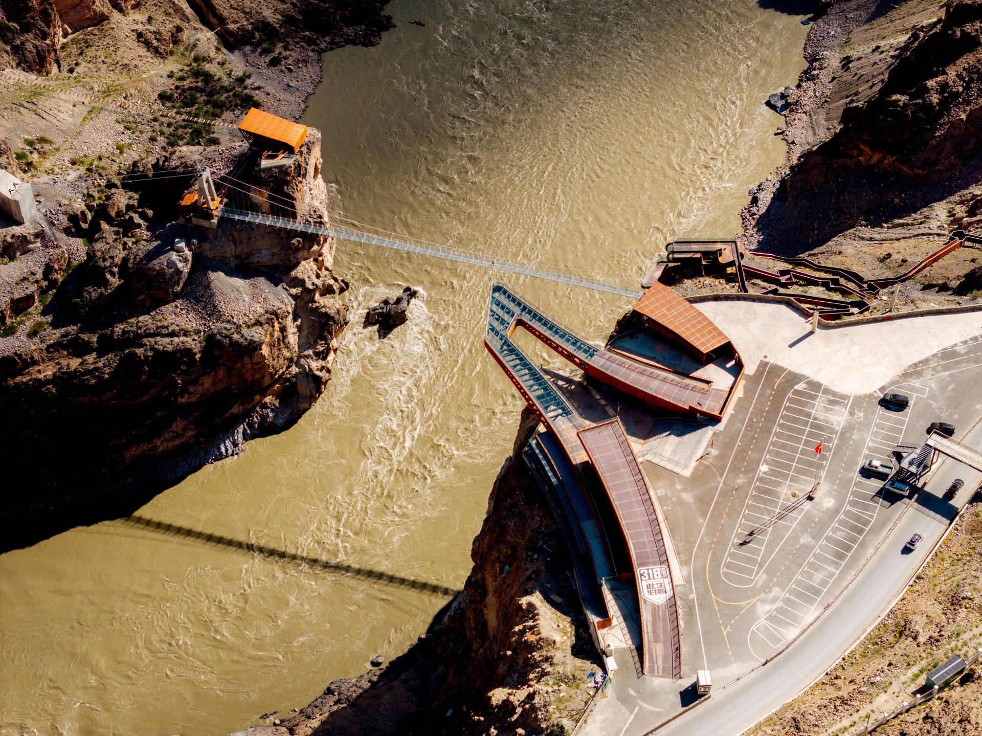 Nujiang River 72 Turns Canyon Scenic Area - image 7