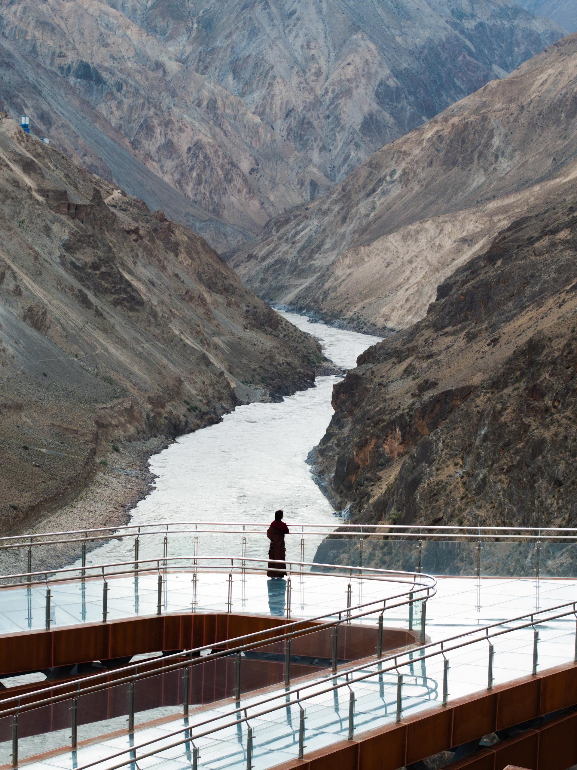 Nujiang River 72 Turns Canyon Scenic Area - image 11