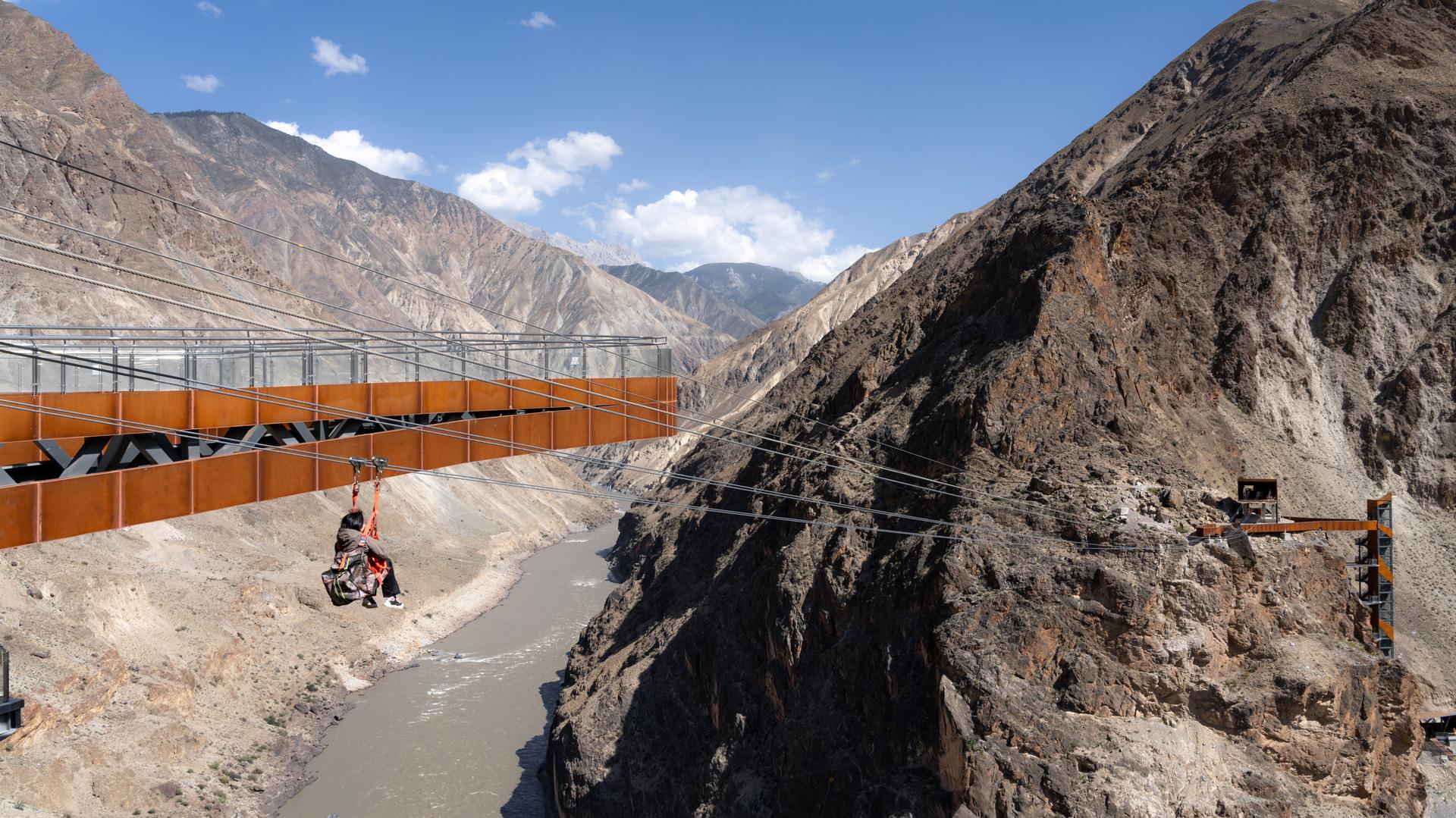Nujiang River 72 Turns Canyon Scenic Area - image 15